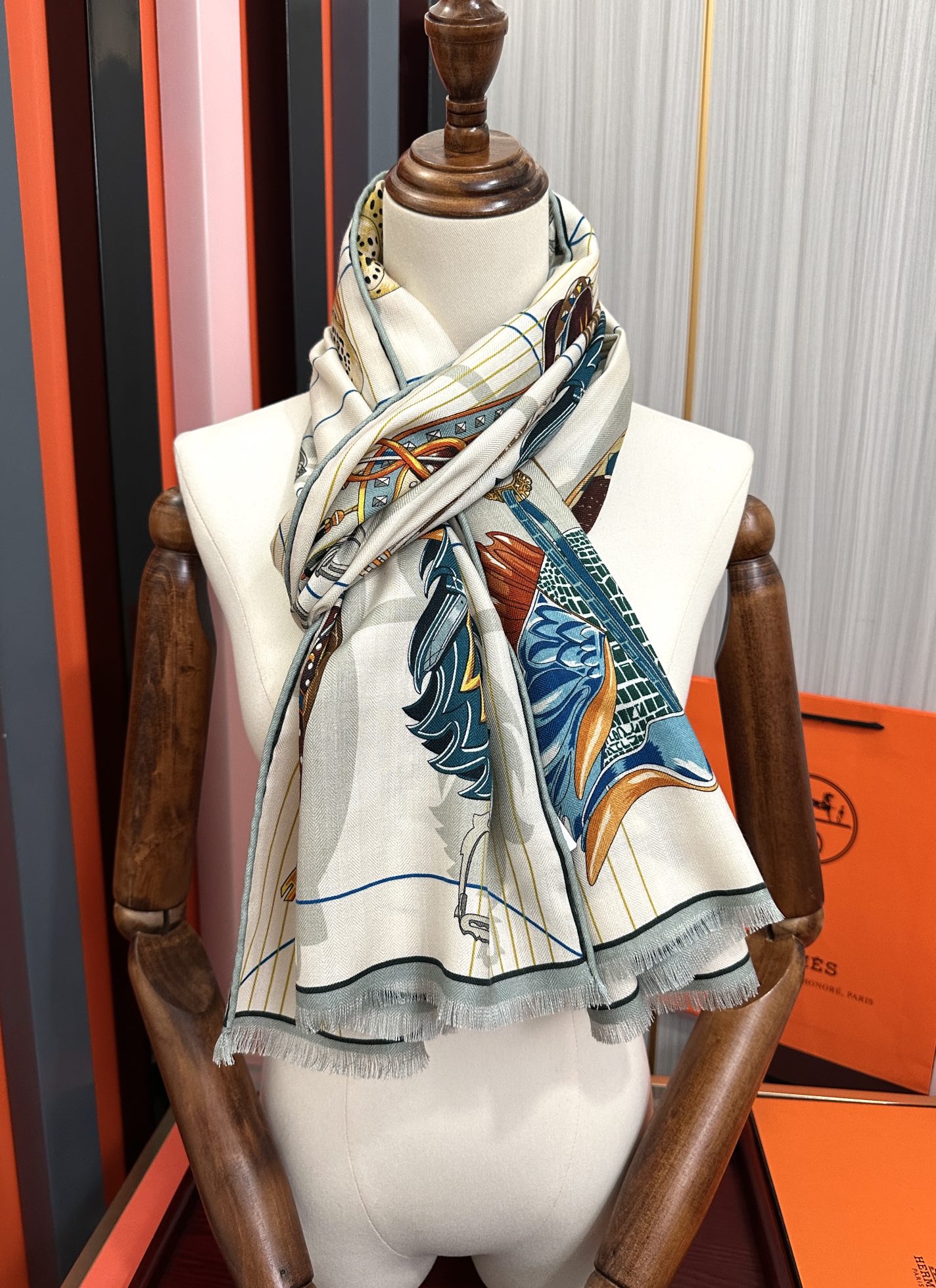 。新款 女士们必备款2025 新款爱马仕。【双面同色】太美了吃瓜下手一定要快嘴唇四季都可以用勾引真心美的