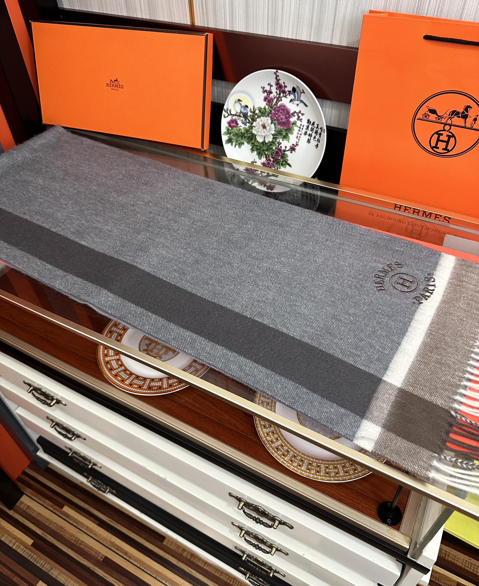  。85%羊绒 水波纹 爱马仕2025情侣款最爆款【采用内蒙古山羊绒】🎉男女士情侣款👫围巾‼️太美了😎让