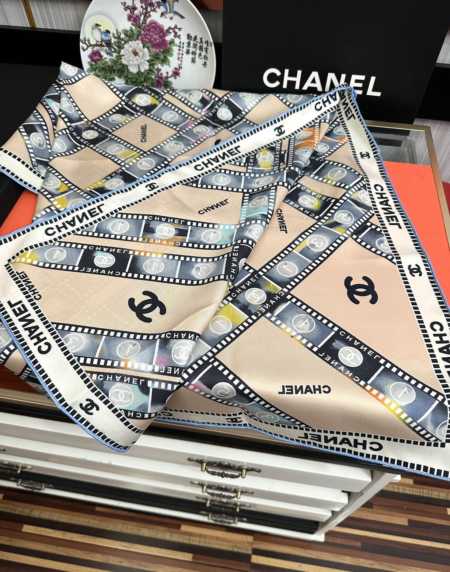  。𝐂𝐡𝐚𝐧𝐞𝐥 高品质【双面同色 电影胶卷🎞️】18姆米 原单品质庆祝今年第一款一眼心动的系列玫瑰突破