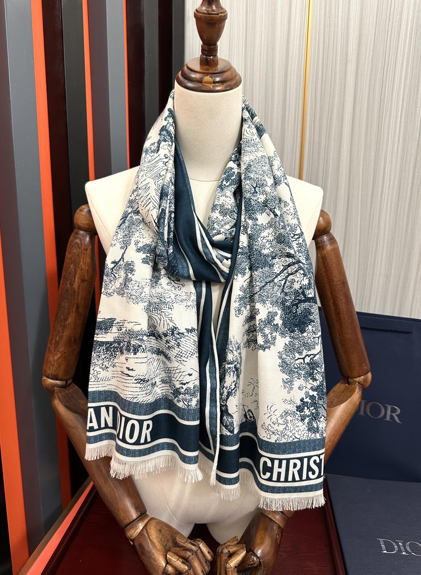 新款迪奥。2010双面同色【动物丛林】太美了吃瓜下手一定要快嘴唇四季都可以用勾引真心美的让人非常非上身效