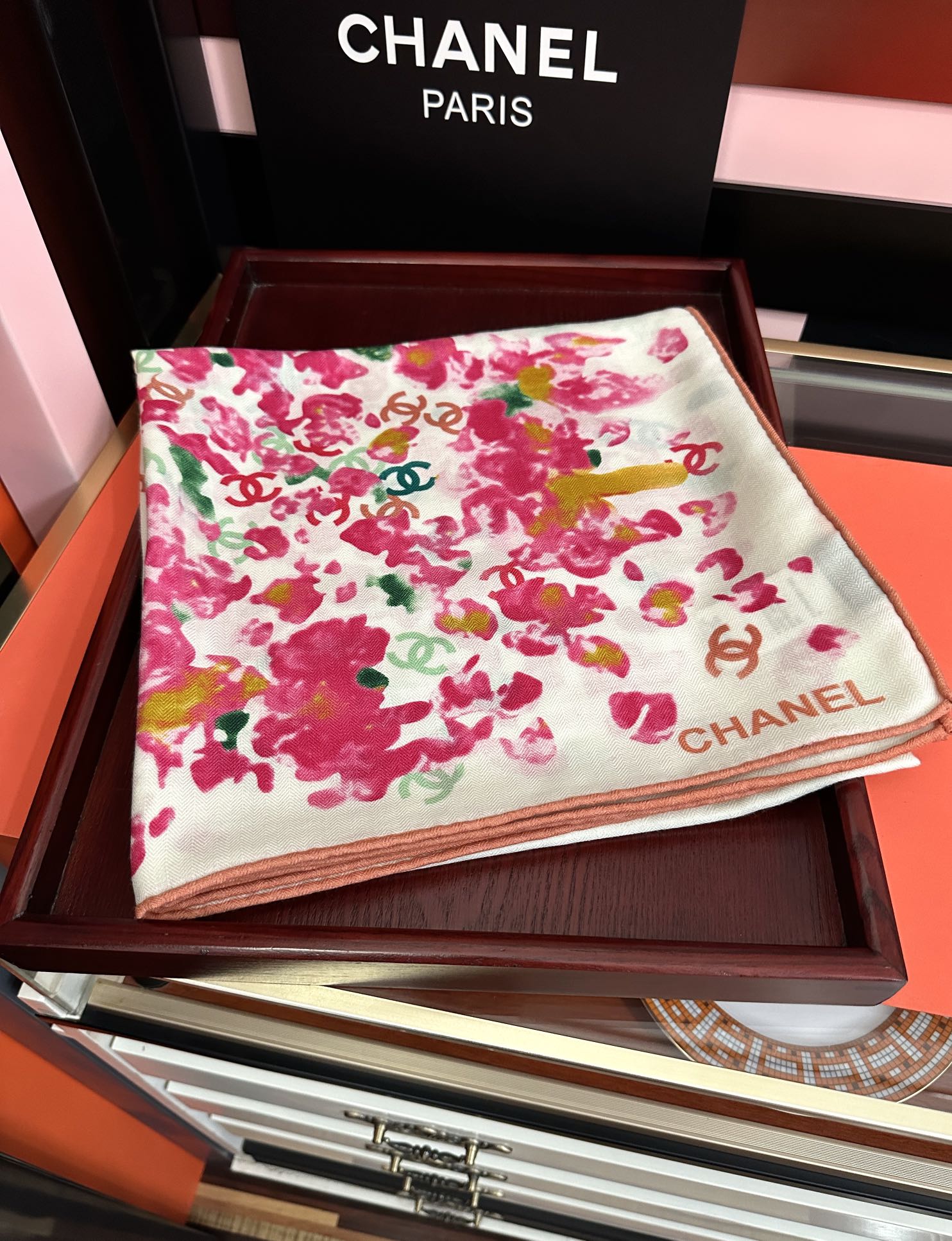 ❤️香奈儿 【2025双面同色印花】太美了發经典茶花帽子🎩设计优雅风礼物~气质到骨子里色香奶奶新一季的面