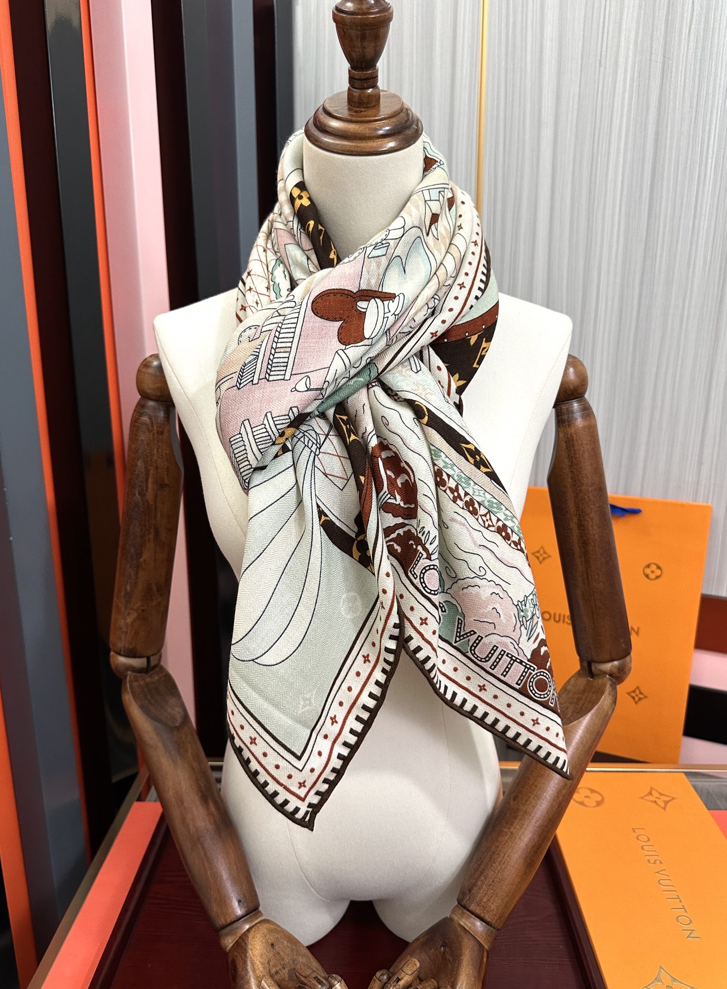 新款LV 今年的爆款【双面同色】经典优雅礼物~气质到骨子里色新一季的面料超高级，真心超级柔软，丝丝顺滑太