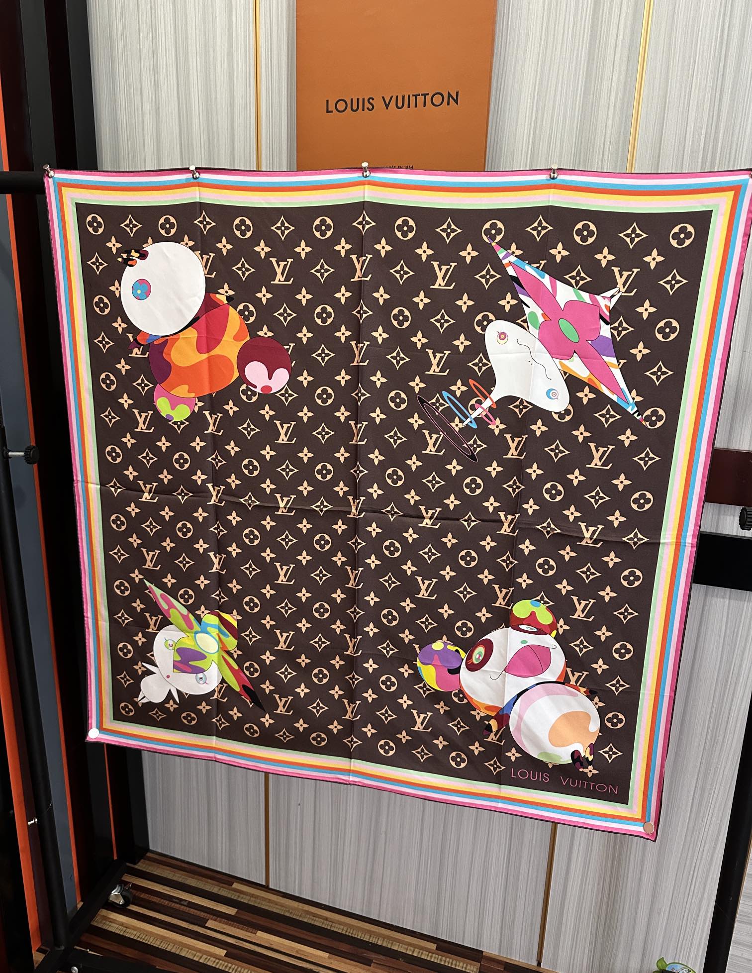 。LV官网同步【18mm双面同色顶级真丝】庆祝“L家”90典藏方巾通过别致的经典色彩向原创设计致敬太阳作