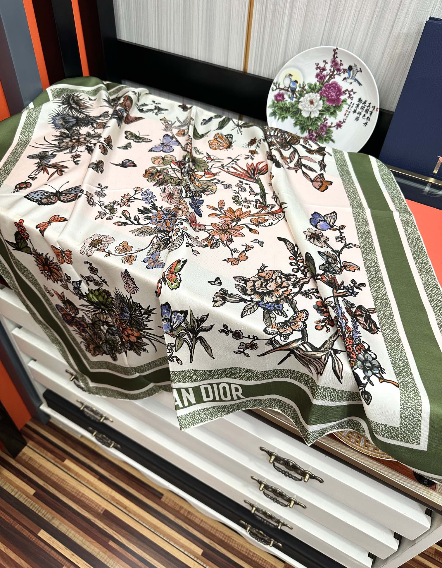 。 迪澳2025春夏季新款，太美了玫瑰买到都说好👍下手一定要快高端 大爱❤️女人尤物 货极少 四季都可以