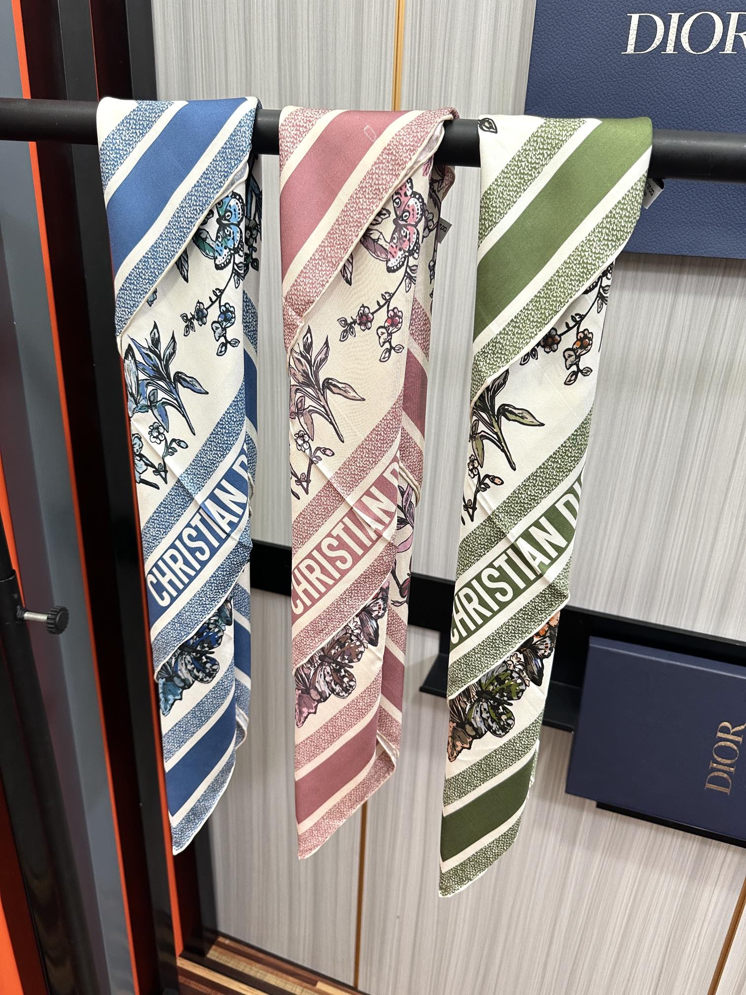 。 迪澳2025春夏季新款，太美了玫瑰买到都说好👍下手一定要快高端 大爱❤️女人尤物 货极少 四季都可以