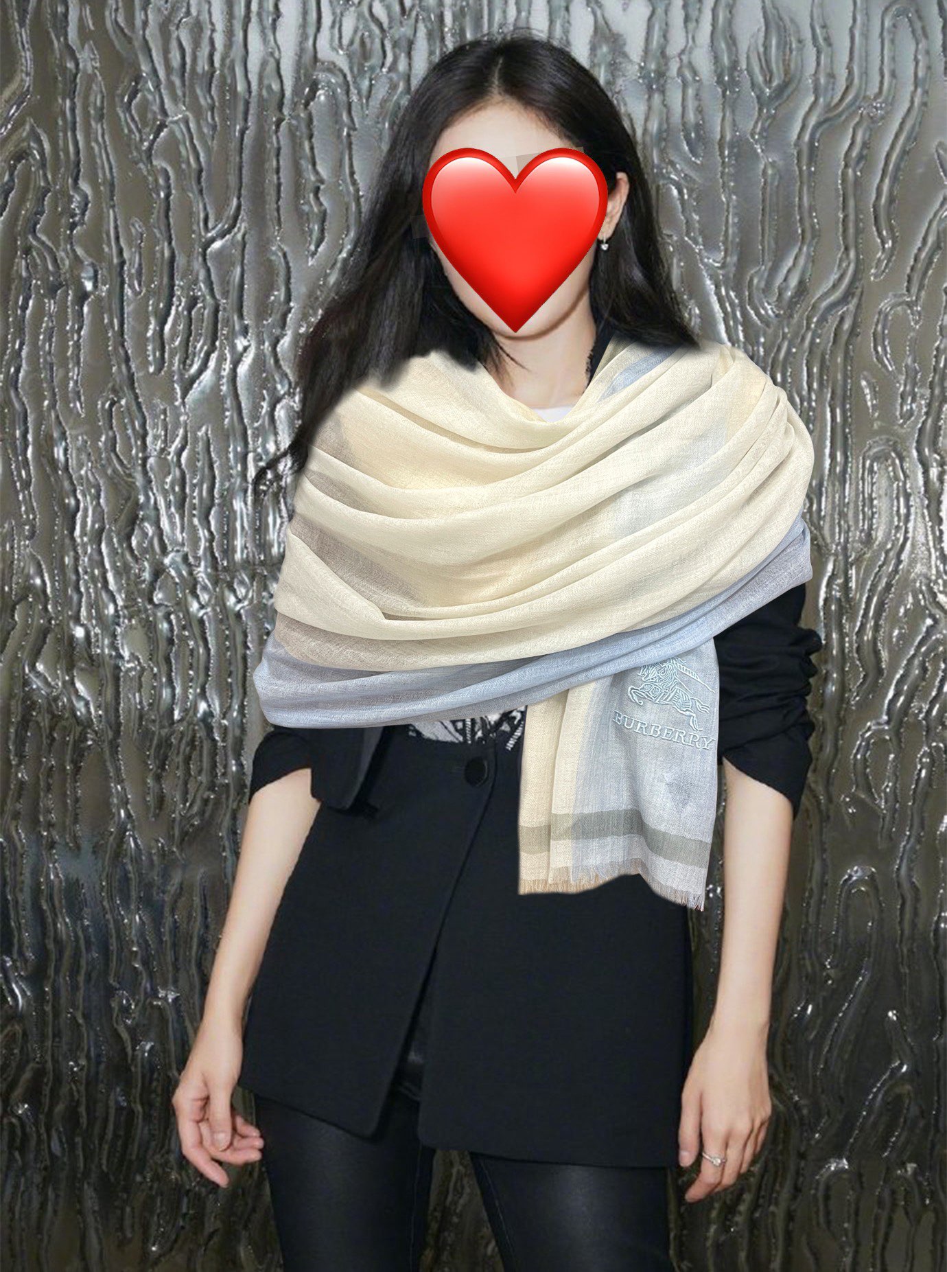  上新。2010 巴宝莉👍重磅推荐🎀太美了👓火爆N年的格子，人人都喜欢💕时潮人都有好几条巴家围巾放在衣橱