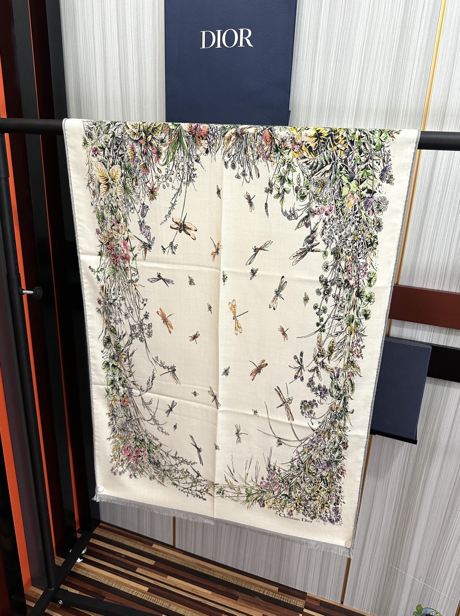 上新❤️迪奥。【双面同色】太美了吃瓜下手一定要快嘴唇四季都可以用勾引真心美的让人非常非上身效果简直美翻了