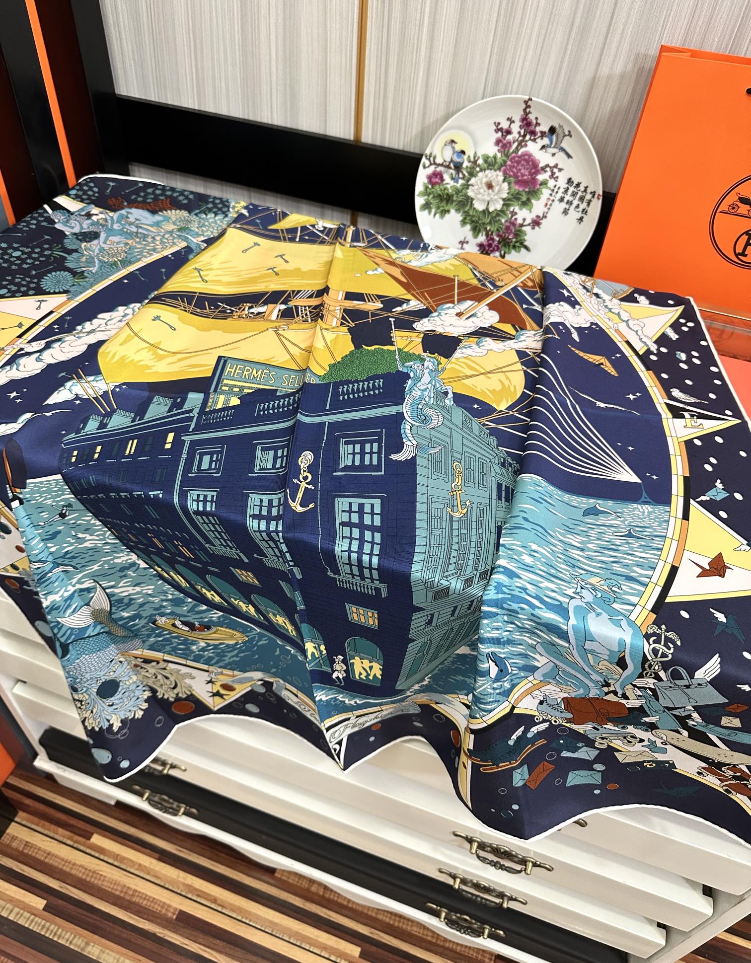 上新2025 。HERMES 重磅庆祝【爱马仕旗舰】方巾嘴唇精简时髦，品质感很显好得意好搭到上瘾的丝巾色