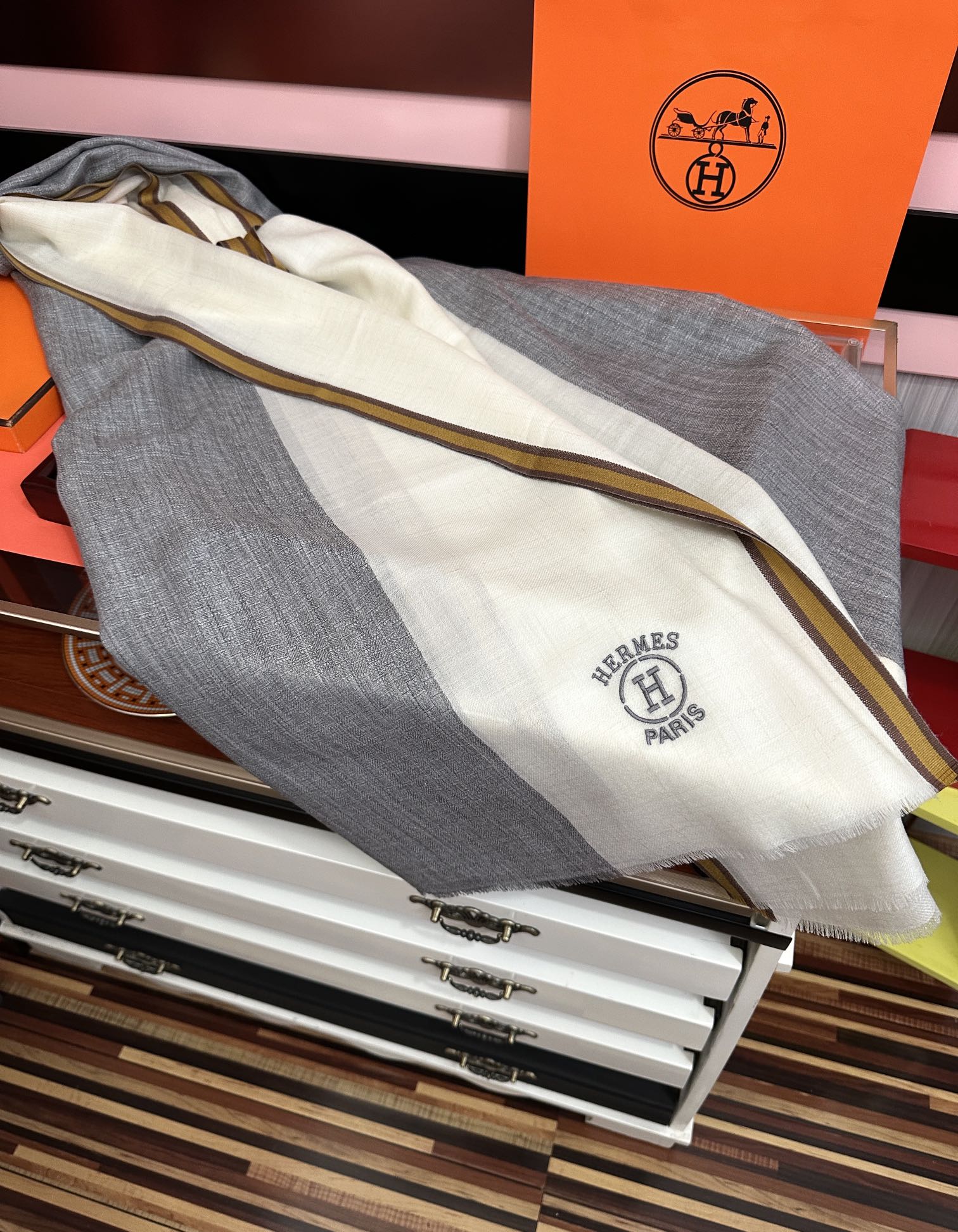 新款。2010爱马士🧣太美了庆祝万众瞩目经典版到货🎆最优质的年轻设计师推出的最新概念👓搭配调色纱染再色织