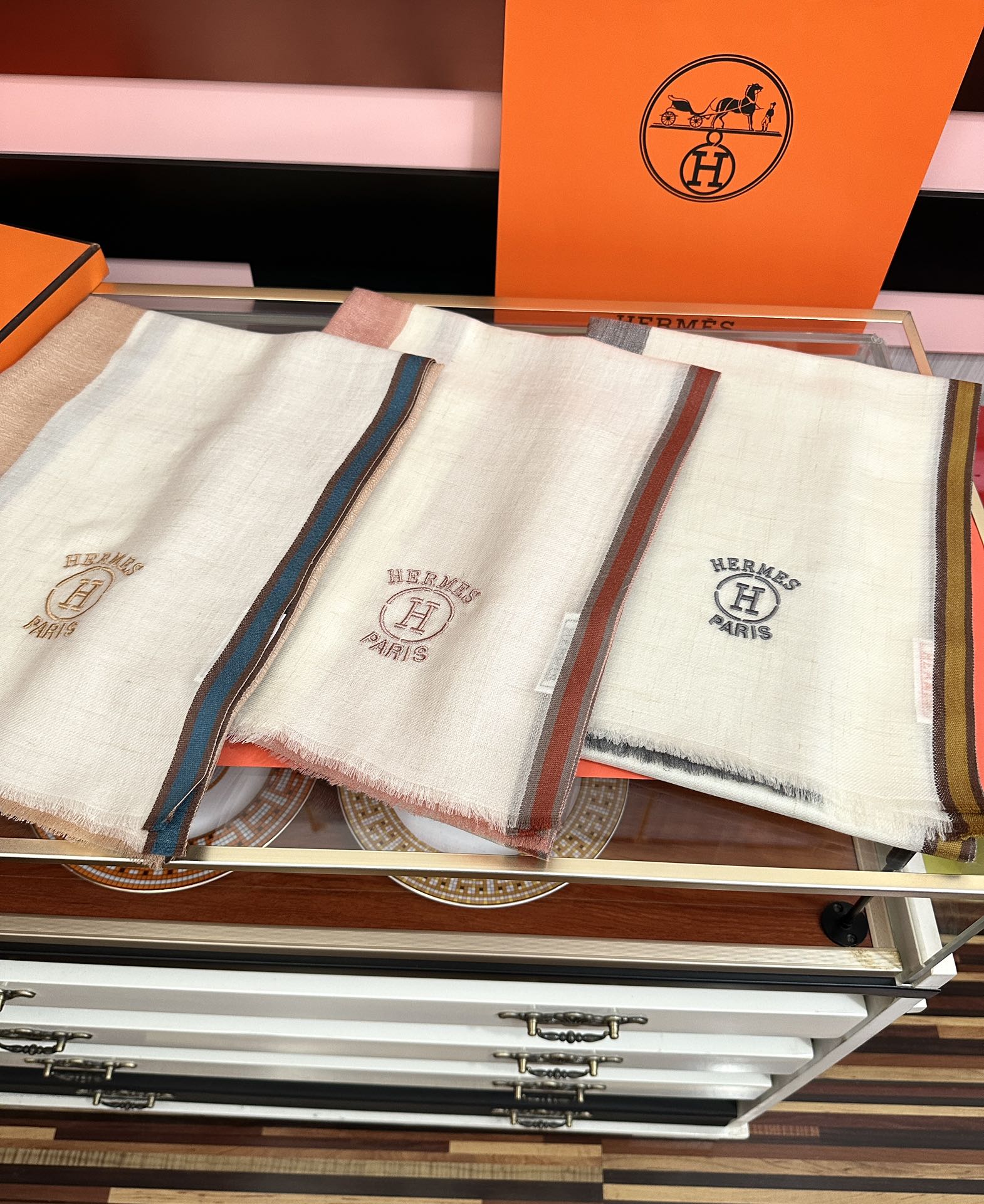 新款。2010爱马士🧣太美了庆祝万众瞩目经典版到货🎆最优质的年轻设计师推出的最新概念👓搭配调色纱染再色织