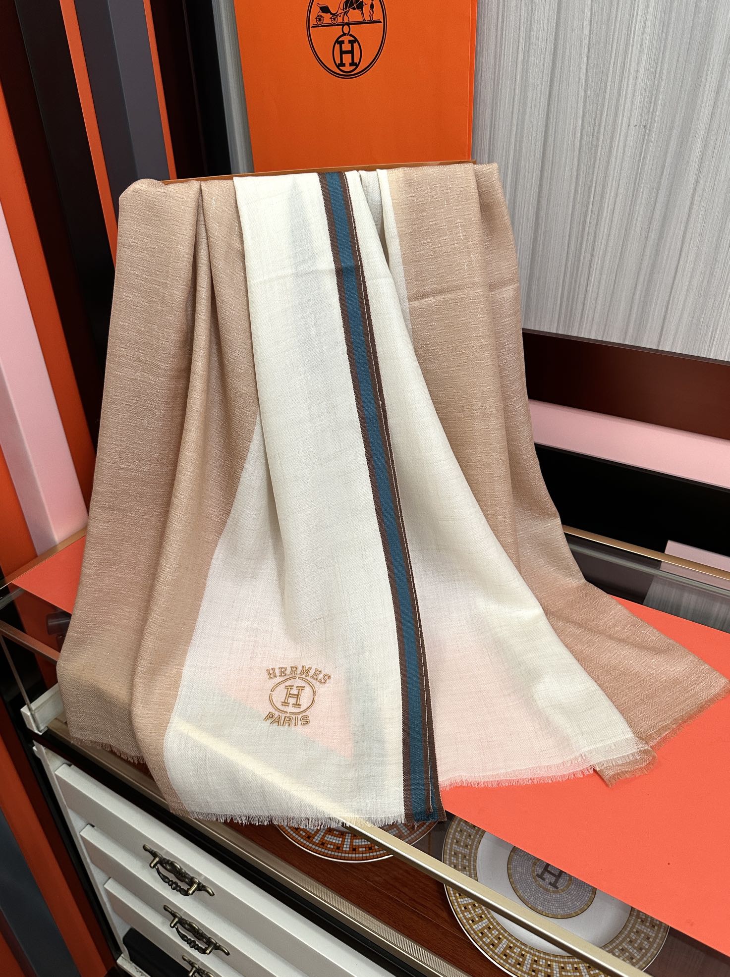 新款。2010爱马士🧣太美了庆祝万众瞩目经典版到货🎆最优质的年轻设计师推出的最新概念👓搭配调色纱染再色织