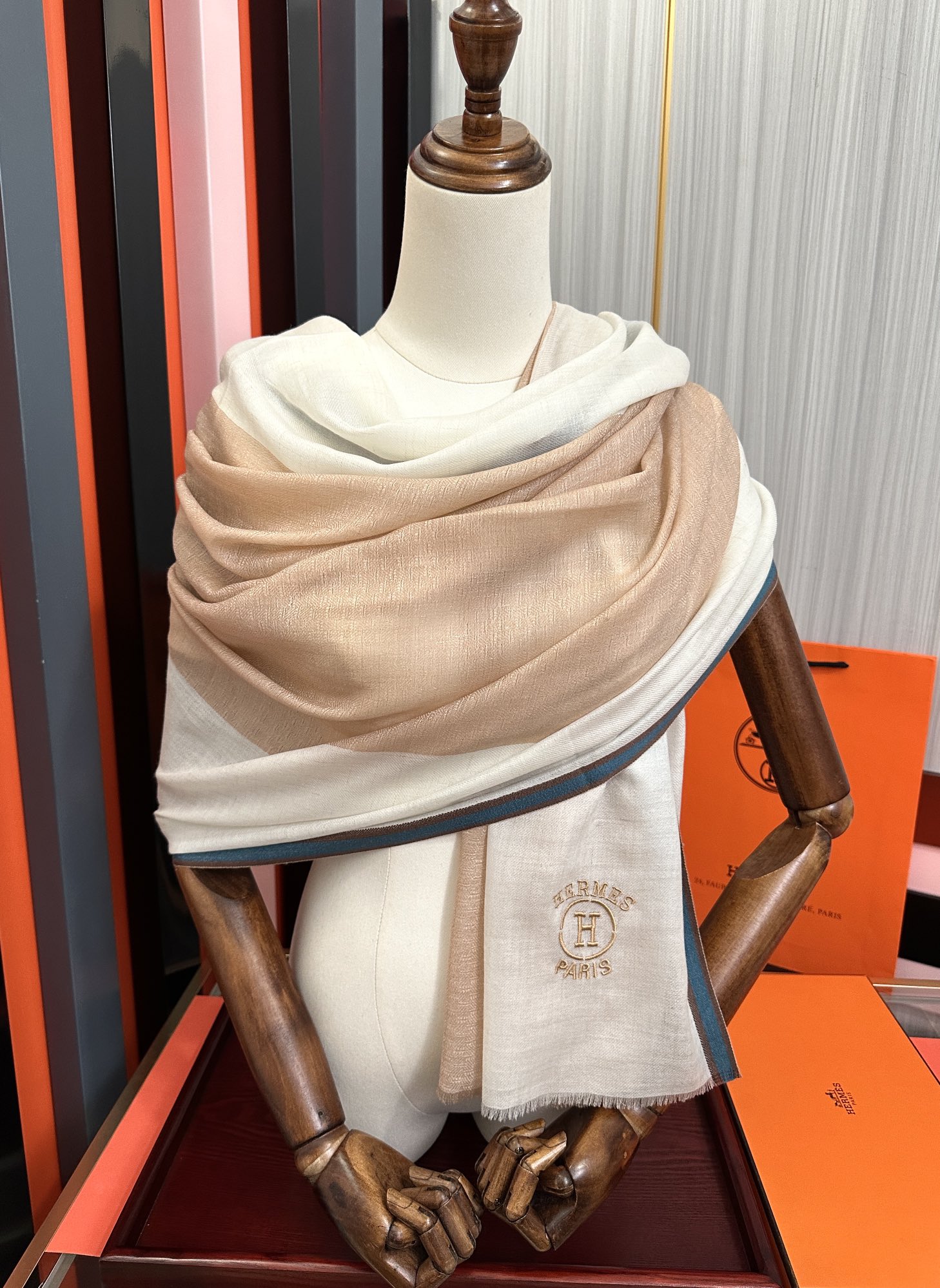 新款。2010爱马士🧣太美了庆祝万众瞩目经典版到货🎆最优质的年轻设计师推出的最新概念👓搭配调色纱染再色织