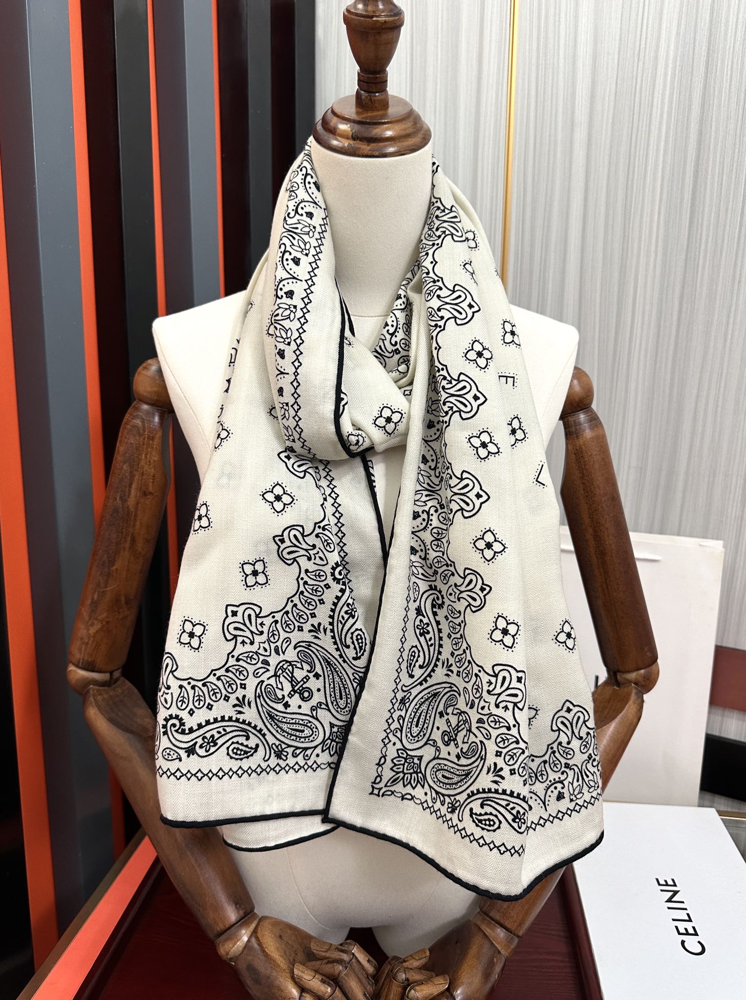 。赛琳 2025最新款【双面同色印花】吃瓜下手一定要快嘴唇四季都可以用勾引真心美的让人非常非上身效果简直