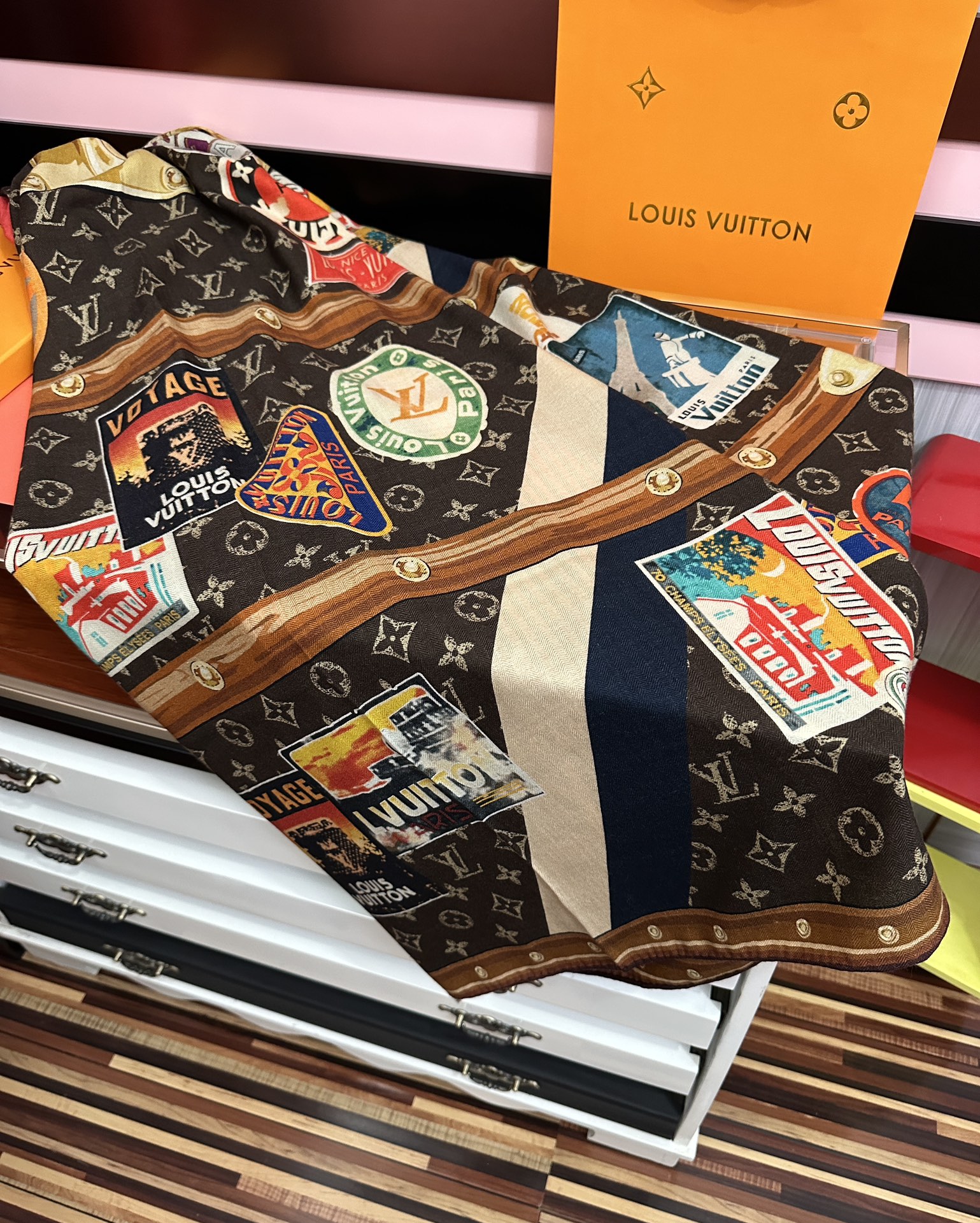 ❤️新款LV   2025高品质 官网同步【双面同色】经典优雅礼物~气质到骨子里色新一季的面料超高级，真