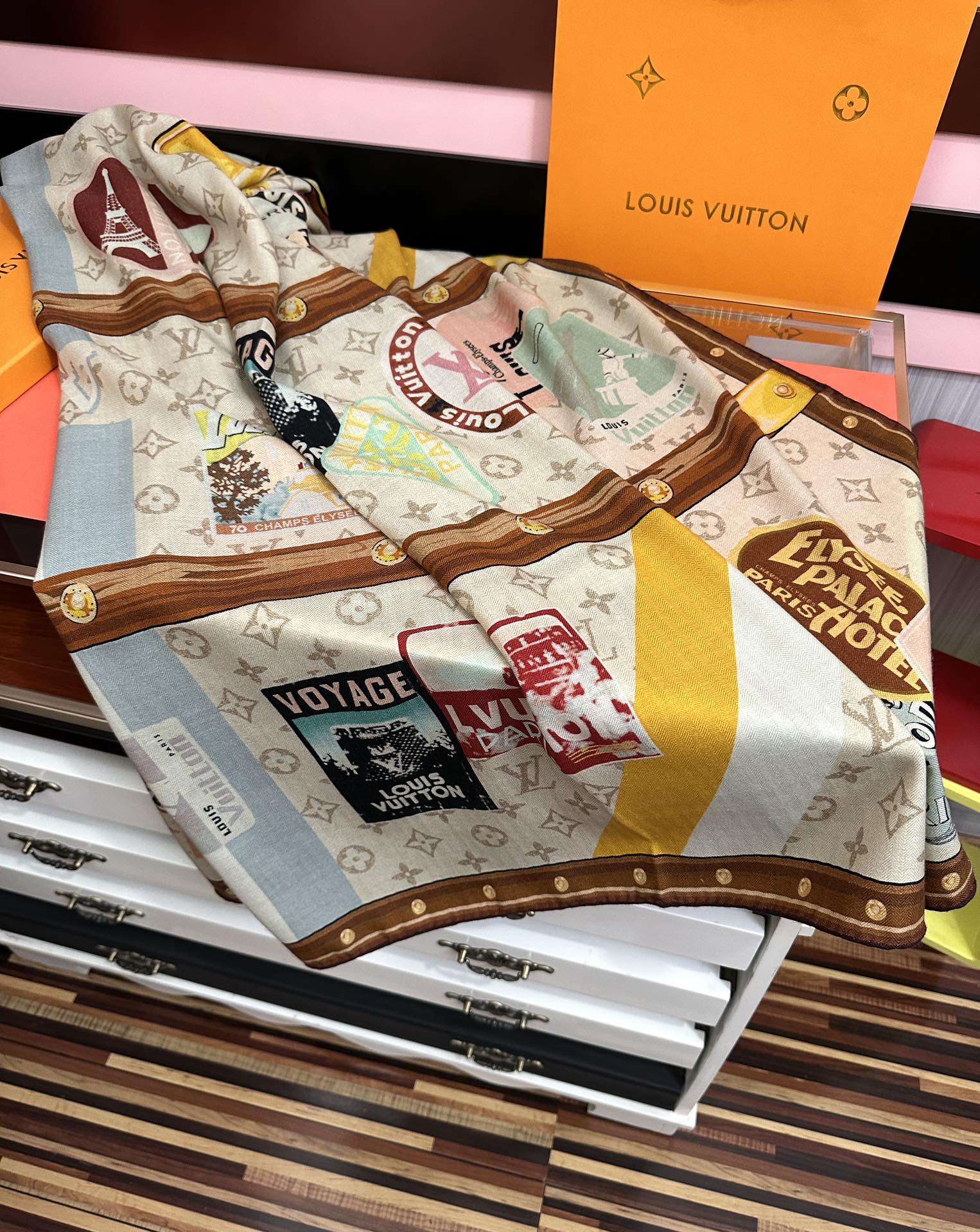 ❤️新款LV   2025高品质 官网同步【双面同色】经典优雅礼物~气质到骨子里色新一季的面料超高级，真