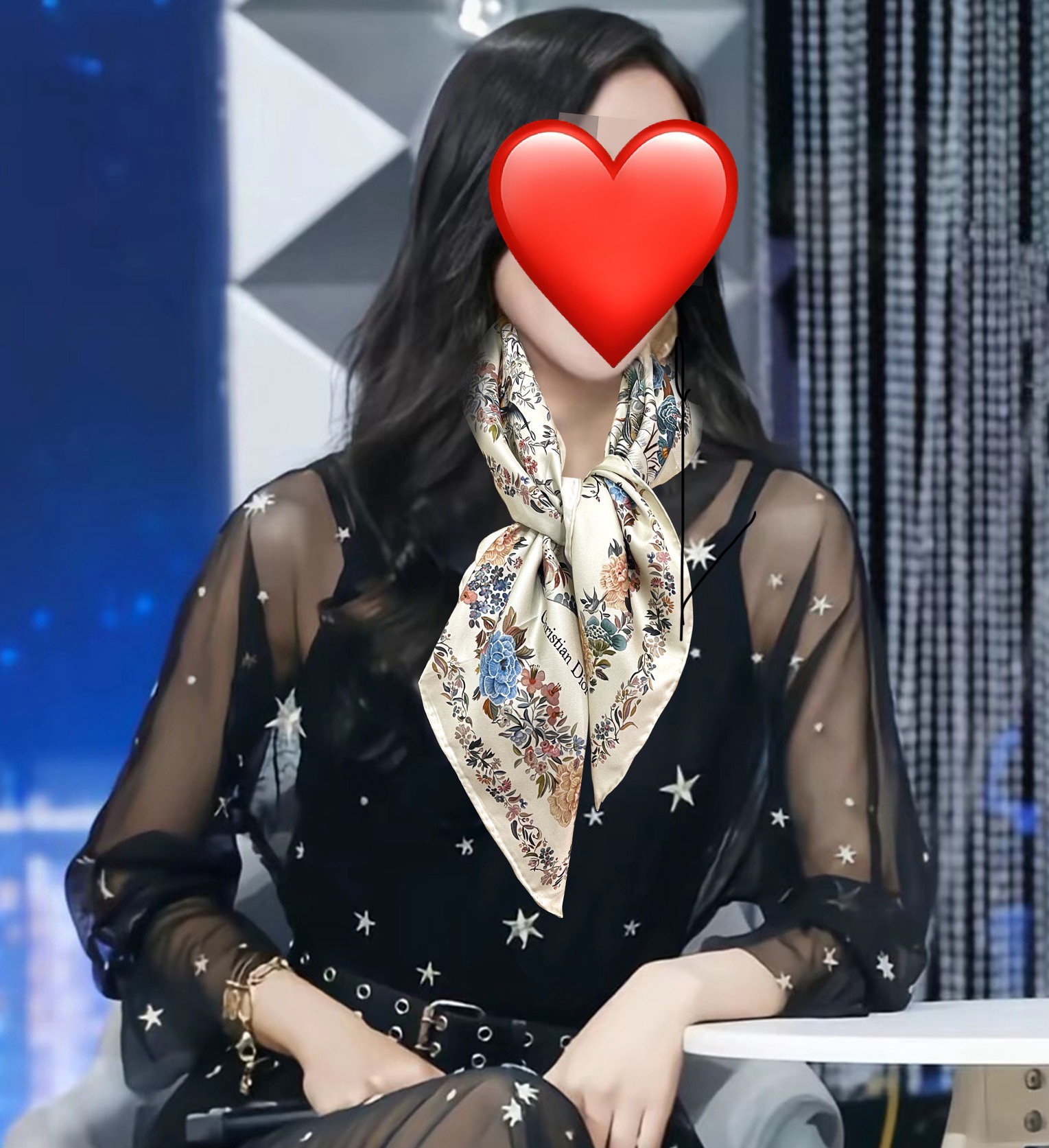 Dior 上新 迪家2025最新款 重磅推荐 下手一定要快高端 大爱 女人尤物 货极少 四季都可以用‼ 真心美的让人非常非常心动 上身效果简直美翻了 品质非常完美 整个围巾给人气场的同时又非常 秀丽 绝对值得入手的新款 ‼ 实物一拿到就会庆幸自己是买对了