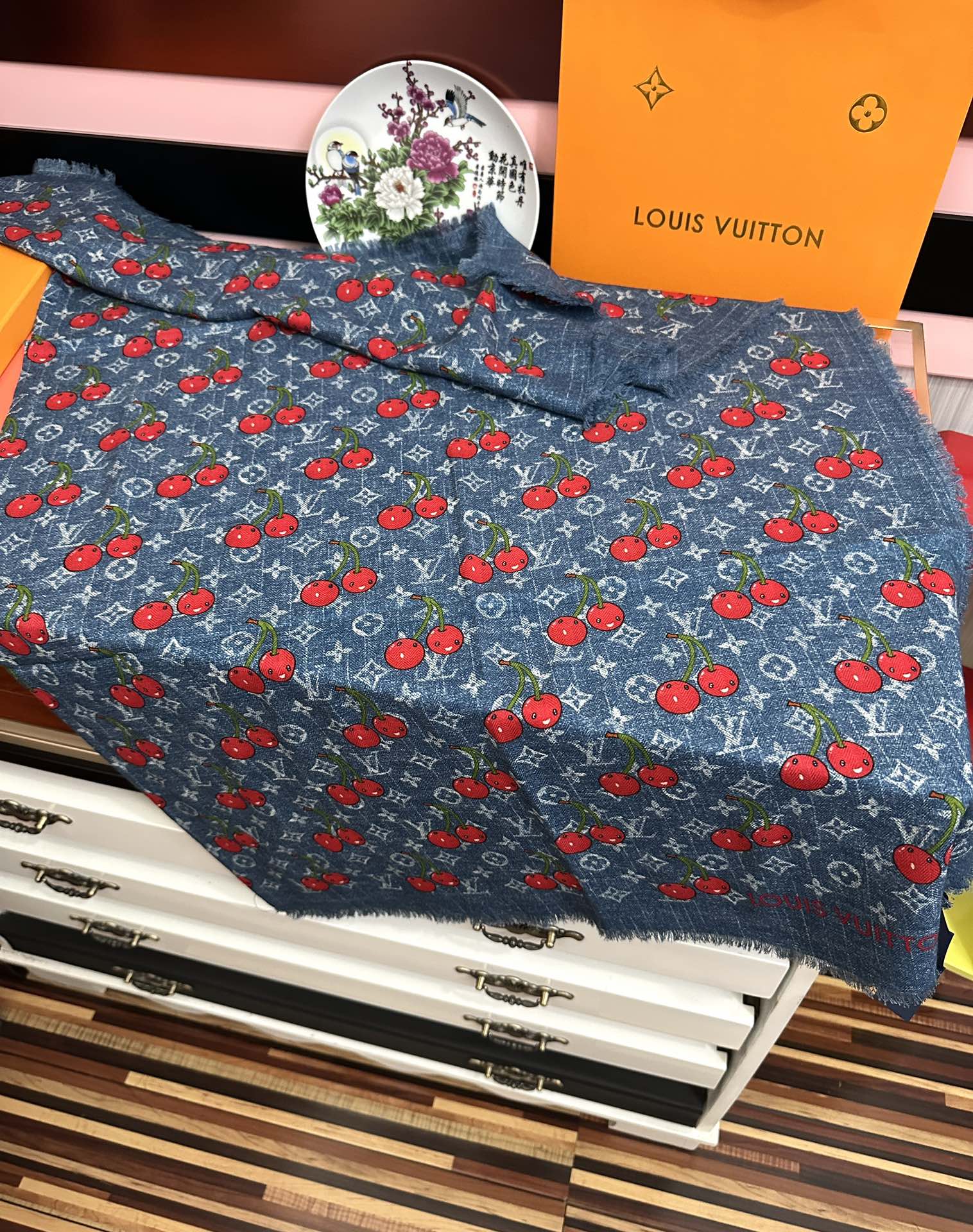 Louis Vuitton LV 2025双面同色樱桃 优雅 ~气质到骨子里 新一季的面料超高级