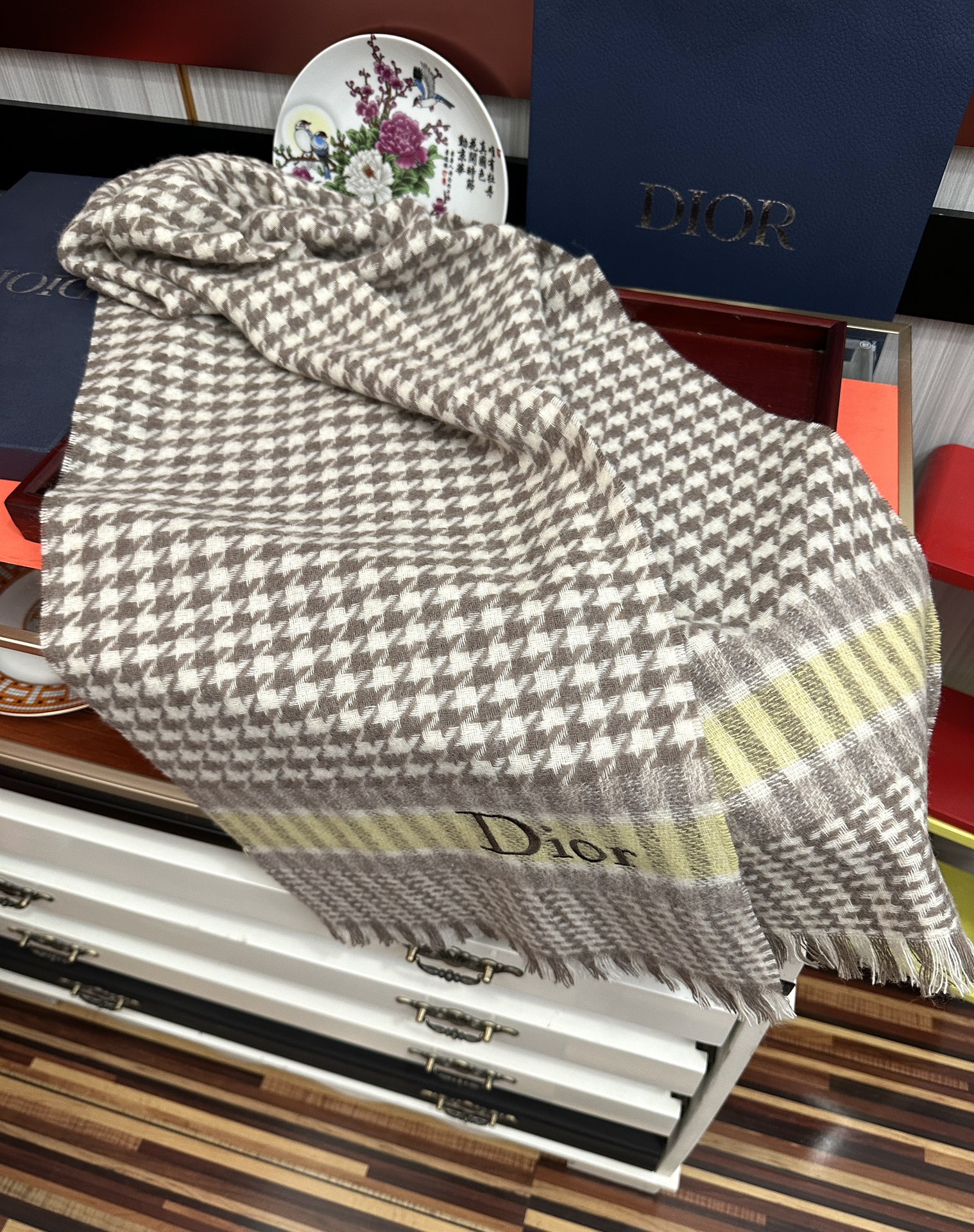Dior 太美了2025 迪家采用内蒙古羊绒 最新款男女通用 重磅推荐 的格子 永不过时 非常保暖柔软亲肤