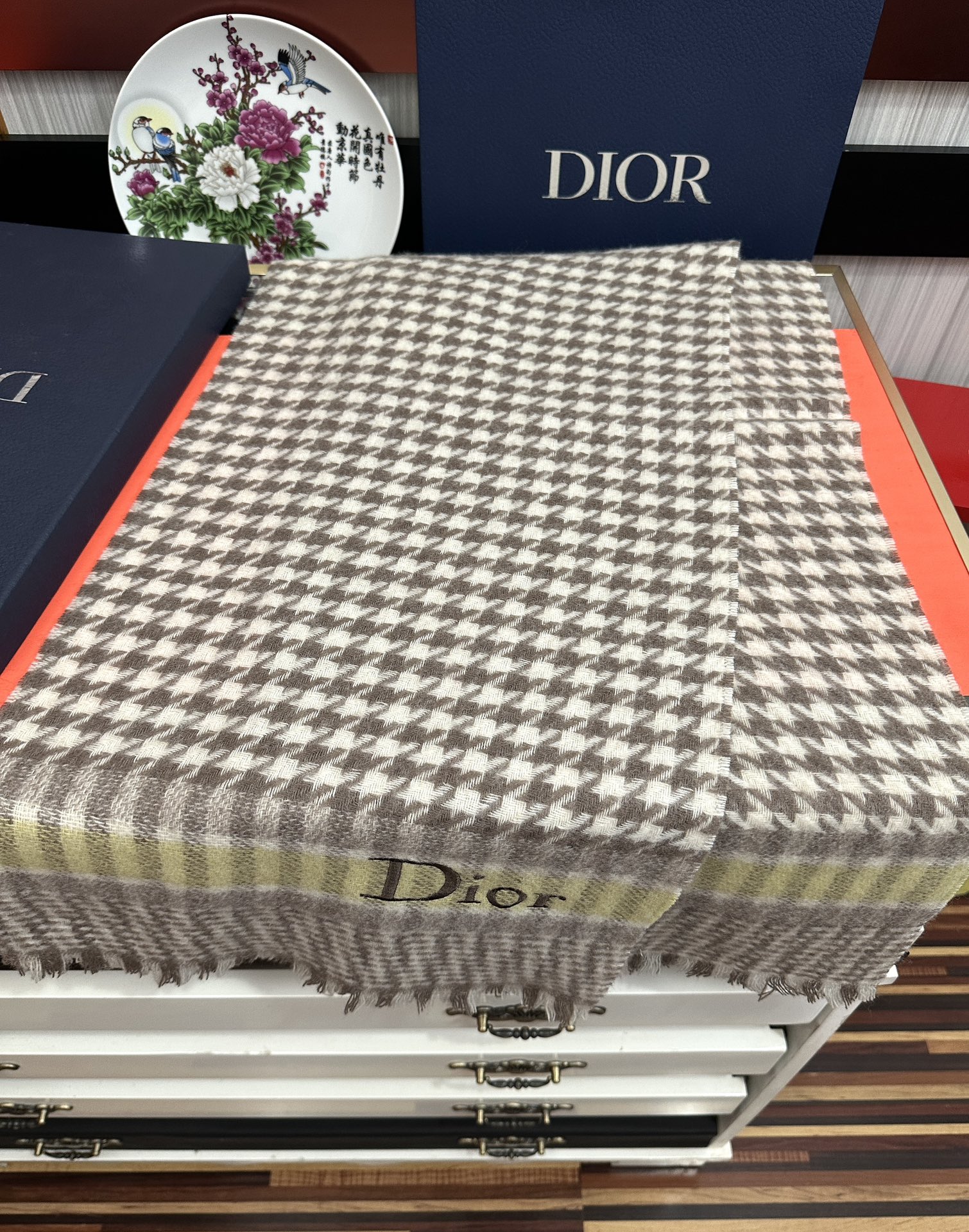 Dior 太美了2025 迪家采用内蒙古羊绒 最新款男女通用 重磅推荐 的格子 永不过时 非常保暖柔软亲肤
