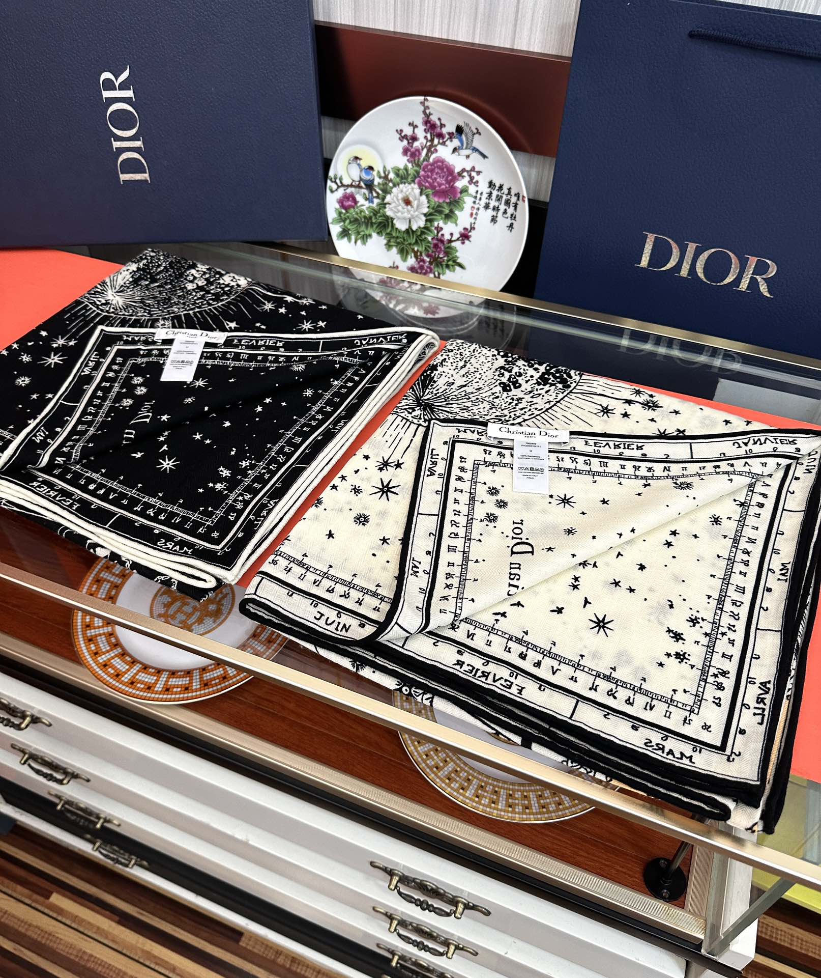 Dior 迪奥 【双面同色地球图案】 优雅 ~气质到骨子里 新一季的面料超高级 真心 柔软