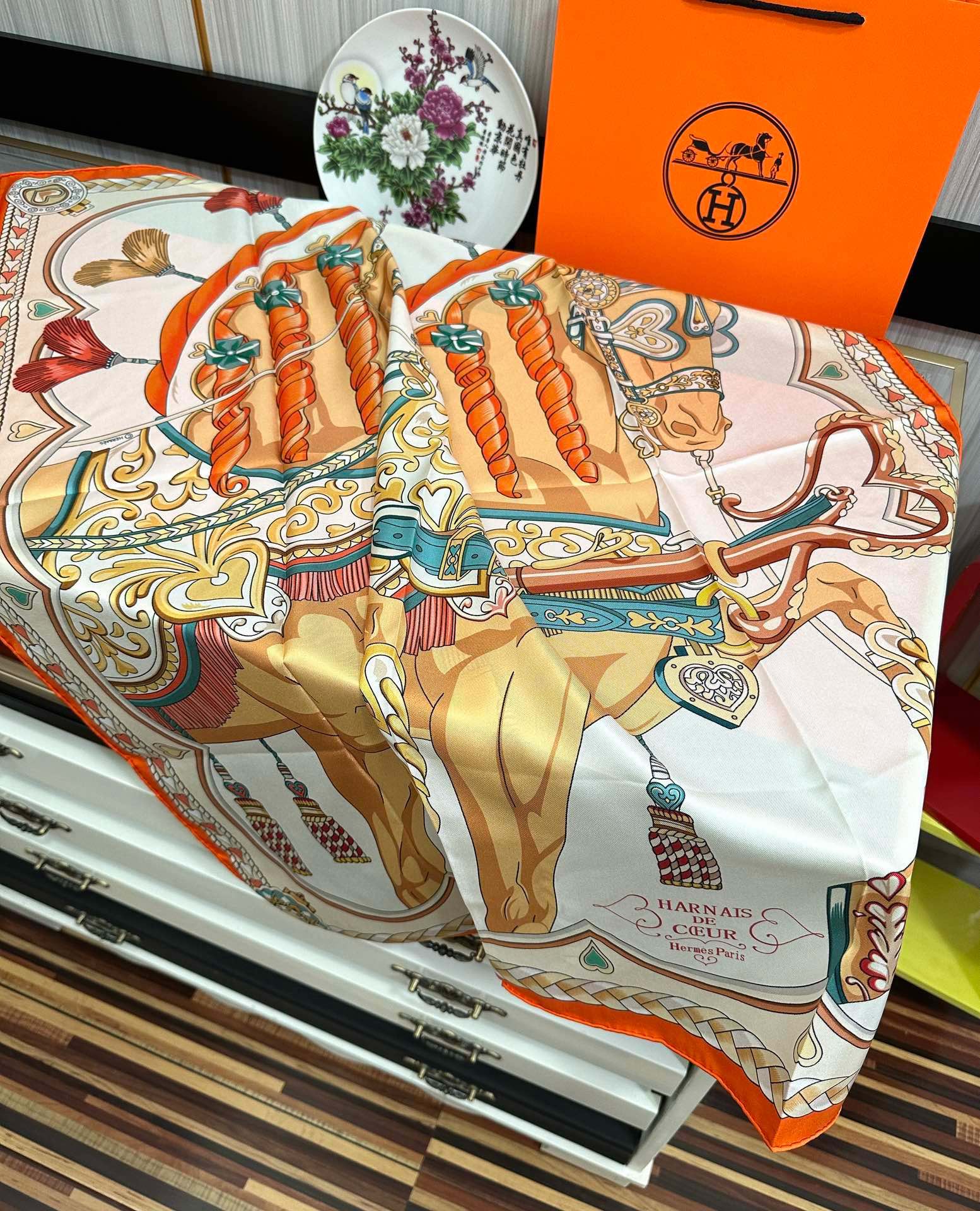 🔥高版本 爱马仕 2025新款【骏马奔腾】精致手工卷边，买到都说好👍下手一定要快高端 大爱❤️女人尤物 