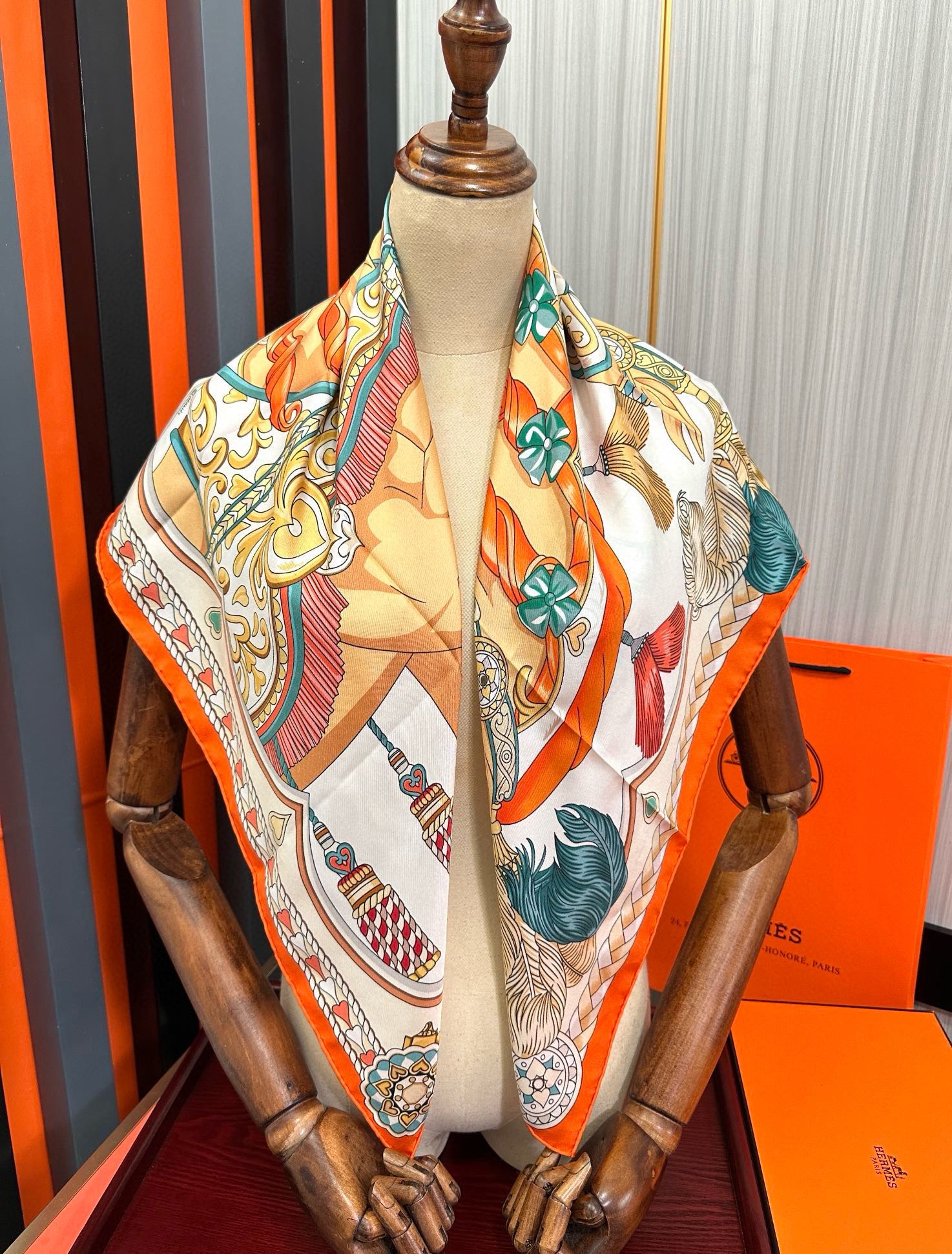 🔥高版本 爱马仕 2025新款【骏马奔腾】精致手工卷边，买到都说好👍下手一定要快高端 大爱❤️女人尤物 