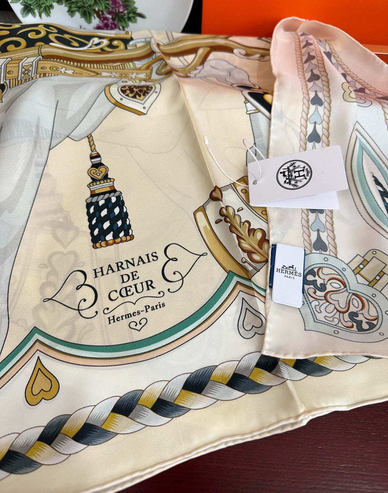 🔥高版本 爱马仕 2025新款【骏马奔腾】精致手工卷边，买到都说好👍下手一定要快高端 大爱❤️女人尤物 