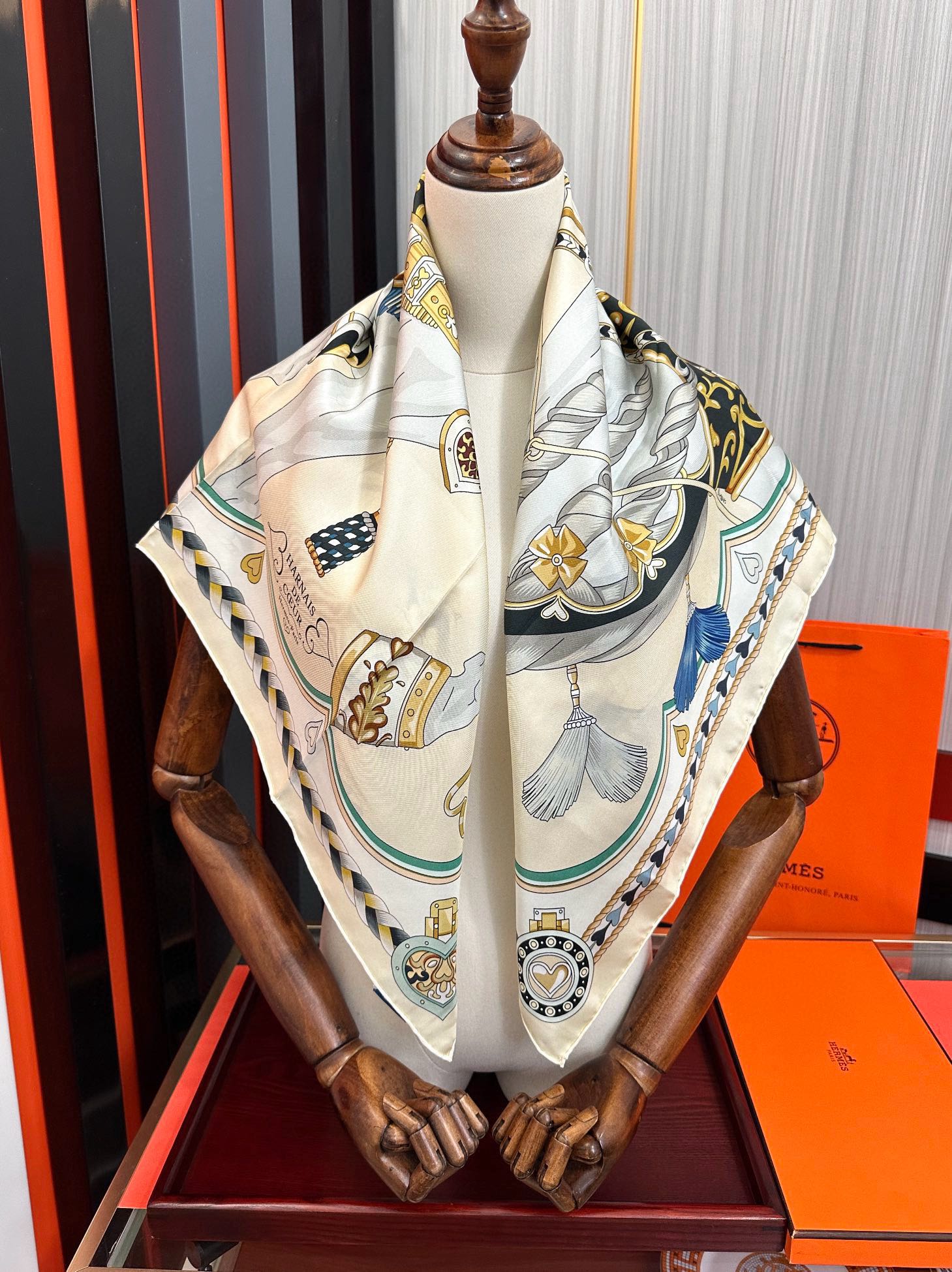 🔥高版本 爱马仕 2025新款【骏马奔腾】精致手工卷边，买到都说好👍下手一定要快高端 大爱❤️女人尤物 