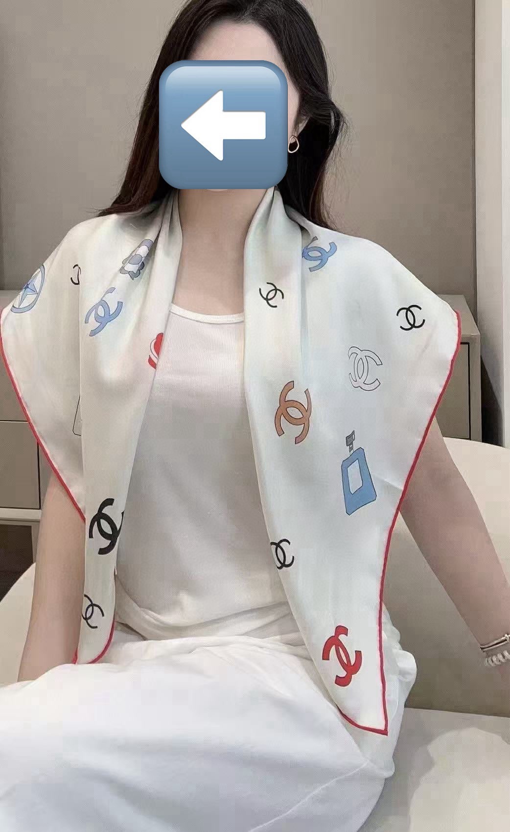 🔥香奈儿《字母鸟笼丝巾》[得意]经典配色[庆祝]融合品牌标识与艺术化鸟笼元素[玫瑰]低调中透露出高级感[