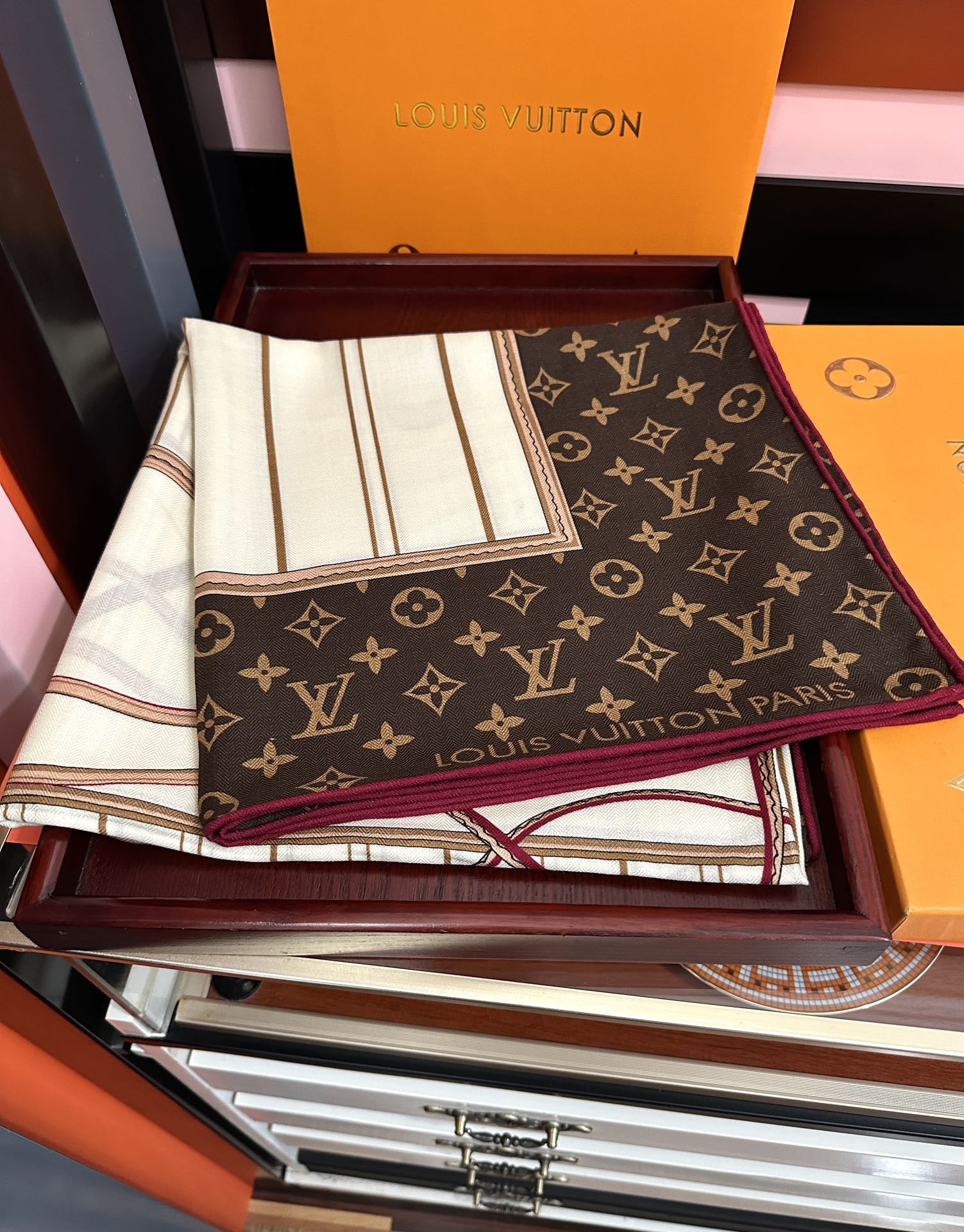 新款❤️LV 2025【双面同色】经典优雅[礼物]~气质到骨子里[色]新一季的面料超高级，真心超级柔软，