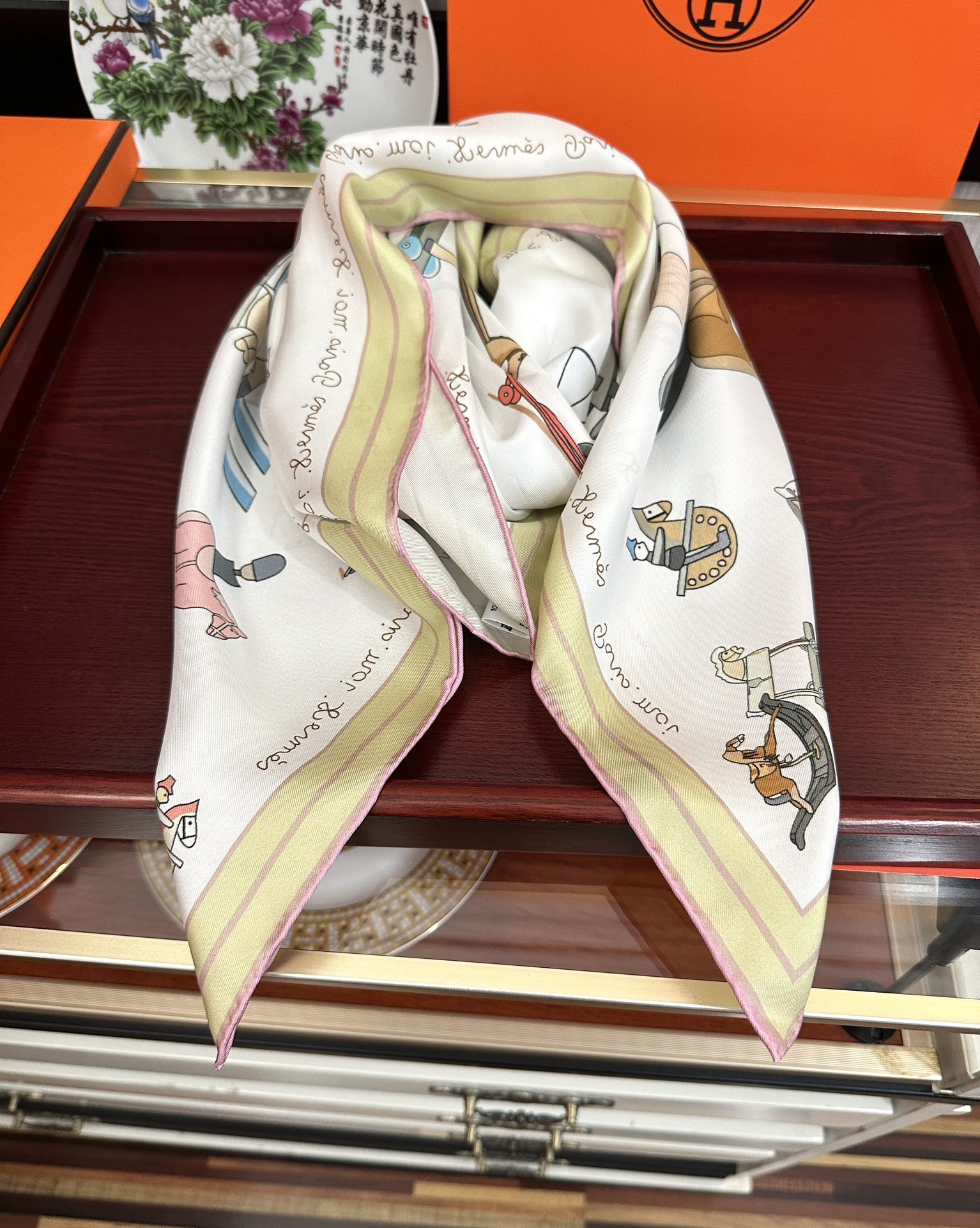 🔥高品质 爱马仕 【策马奔腾】官网同步 90方巾 创作渊源在比利时的圣吉尔区[嘴唇]建筑师维克多•霍塔 