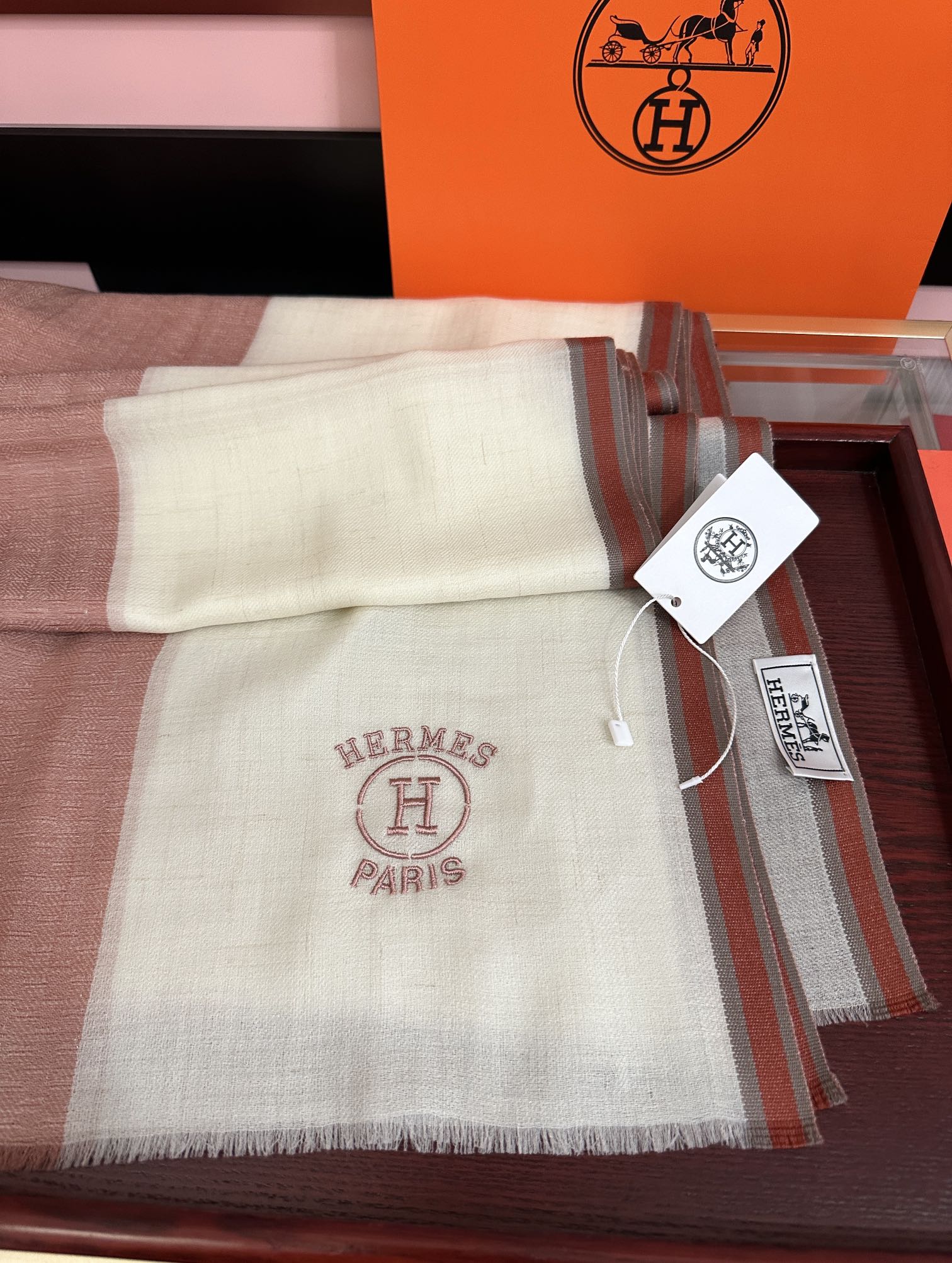 新款🔥2080爱马士🧣太美了[庆祝]万众瞩目经典版到货🎆最优质的年轻设计师推出的最新概念👓搭配调色纱染再