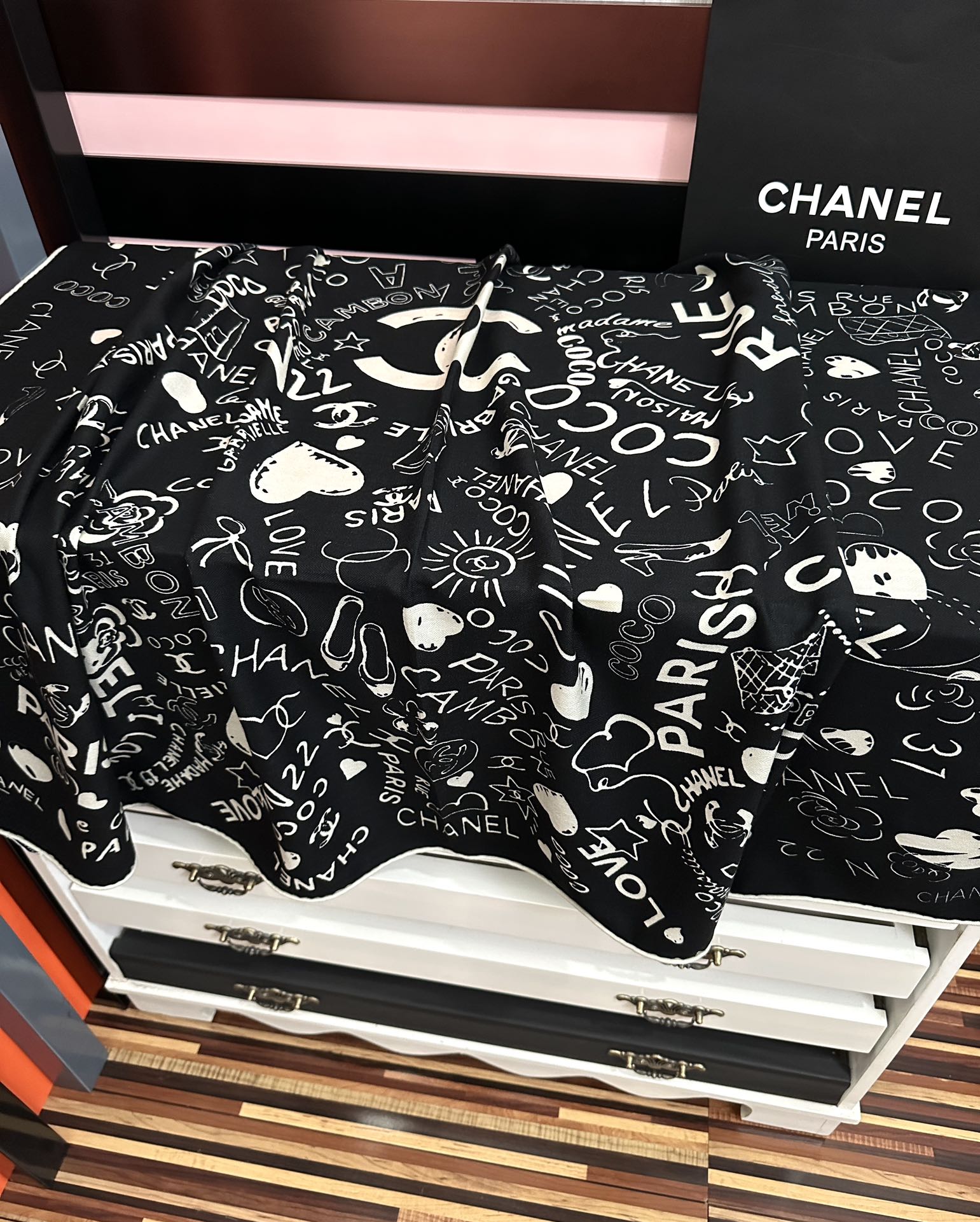 ❤️新款2025 香奈儿 ZG同步【涂鸦印花系列】 太美了 [發]经典茶花帽子🎩设计优雅风[礼物]~气质