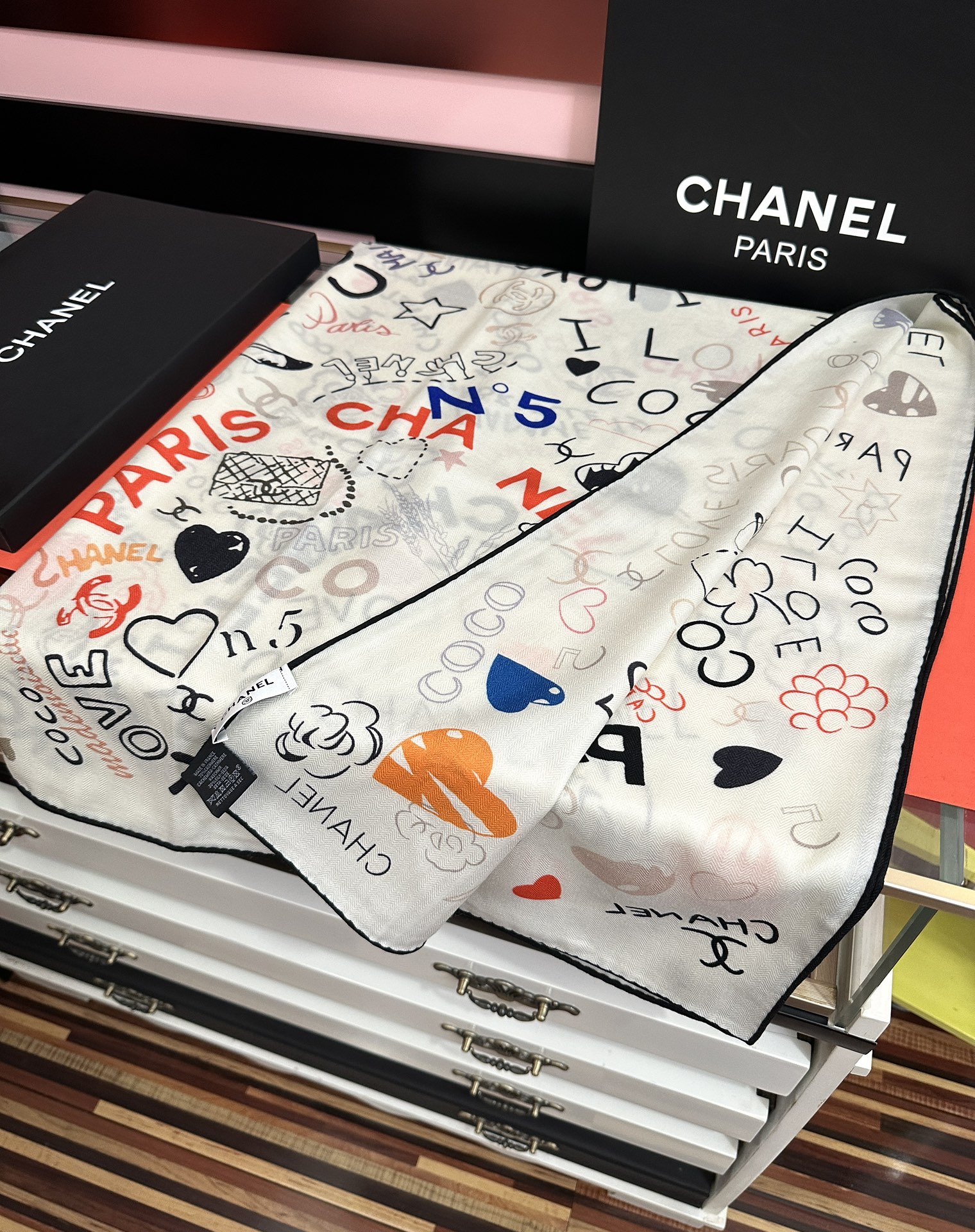 ❤️新款2025 香奈儿 ZG同步【涂鸦印花系列】 太美了 [發]经典茶花帽子🎩设计优雅风[礼物]~气质