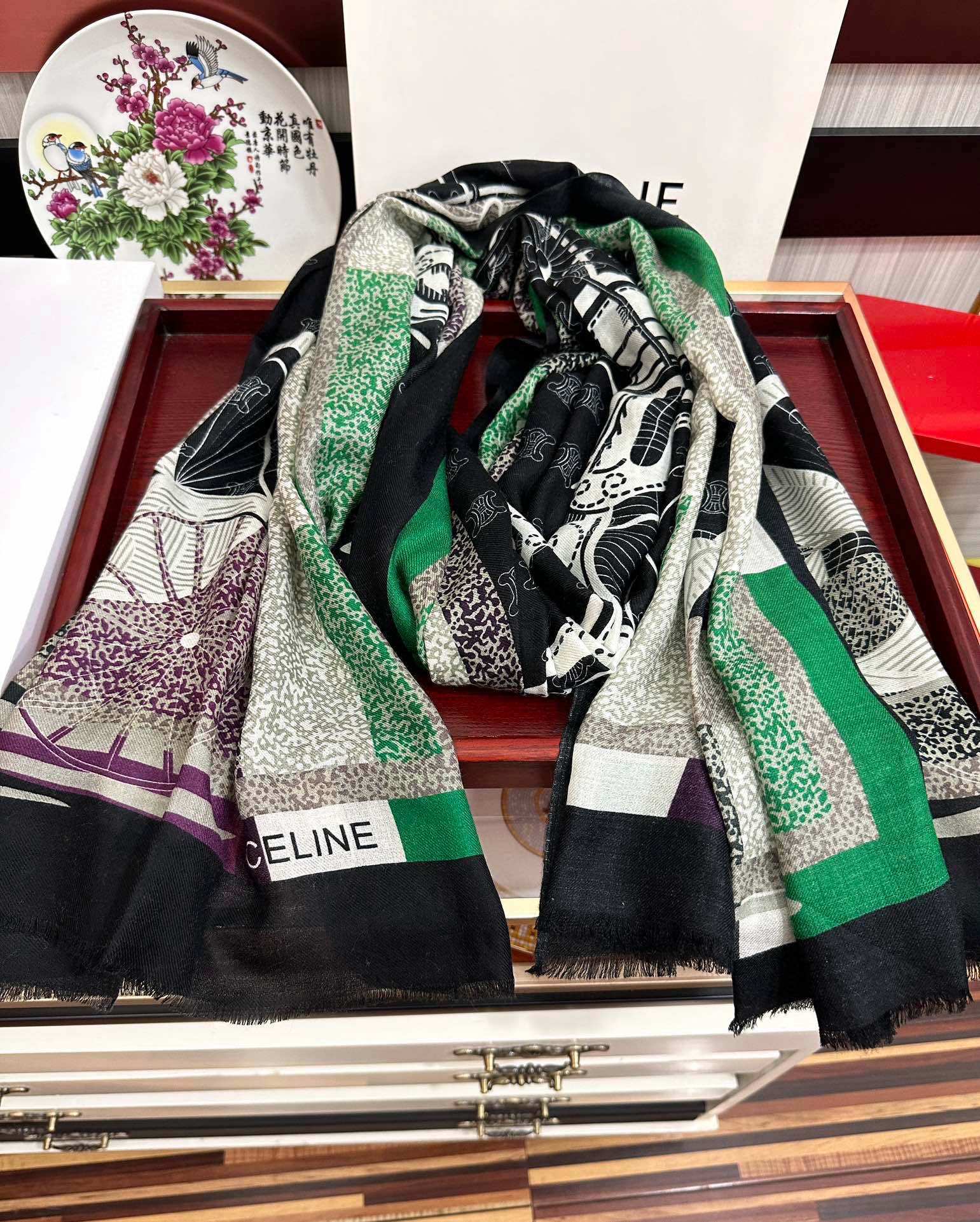 🔥 2080赛林 最新款 顶级设计太美了，真心赞👍😘💍实物真心美 🎀披肩配以印花💓💃🏻无论设计喷绘都是非