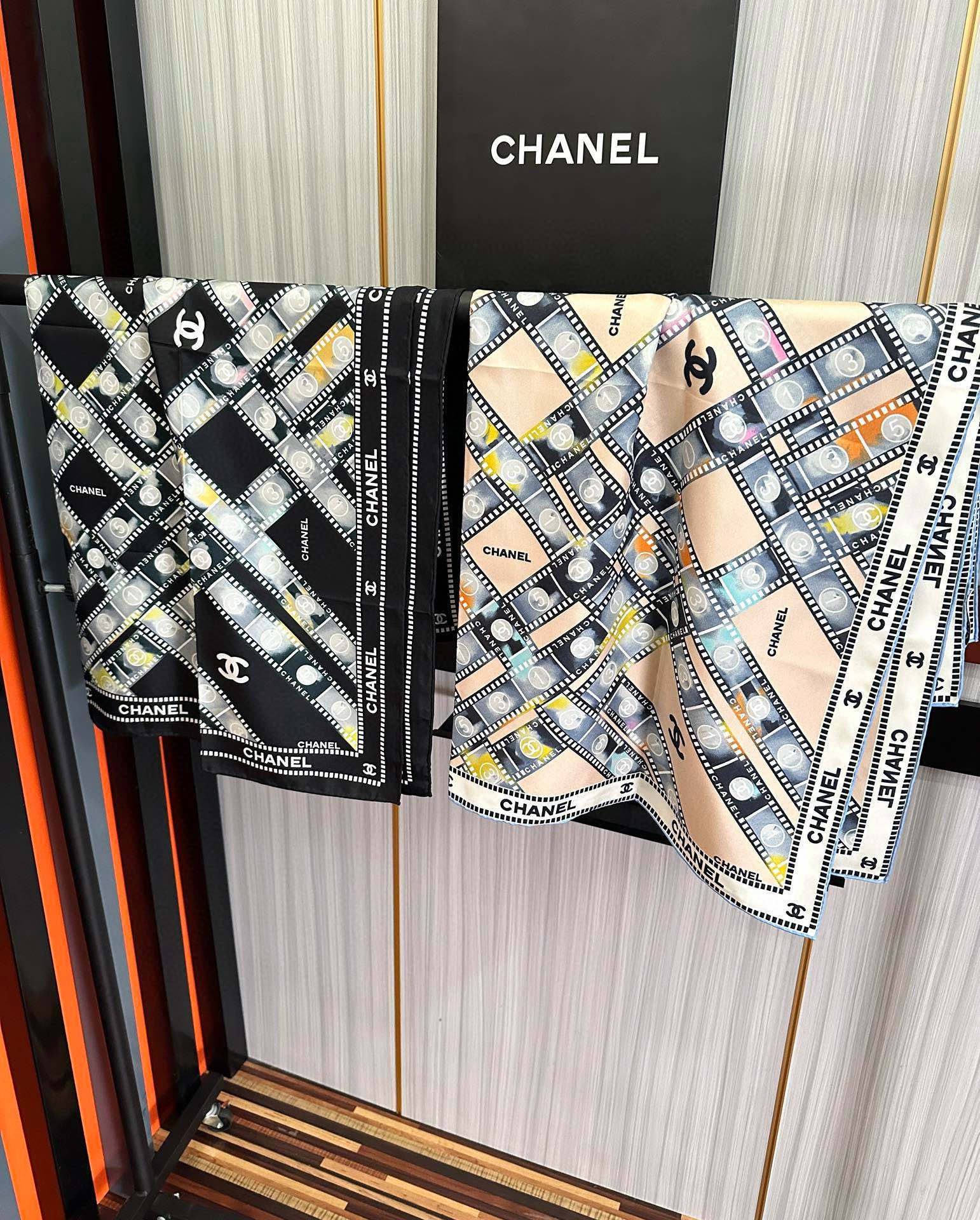 🔥𝐂𝐡𝐚𝐧𝐞𝐥 高品质【双面同色 电影胶卷🎞️】18姆米 原单品质[庆祝]今年第一款一眼心动的系列[玫瑰