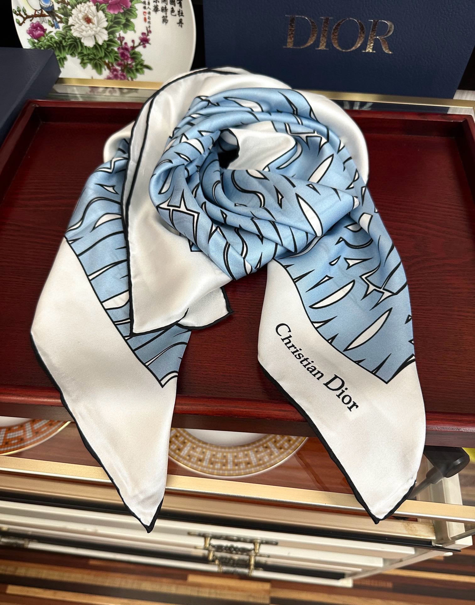 🔥Dior Chardons 2025新款 图案印花[得意]展示象征着保护[色]韧性和自由的苏格兰[庆祝