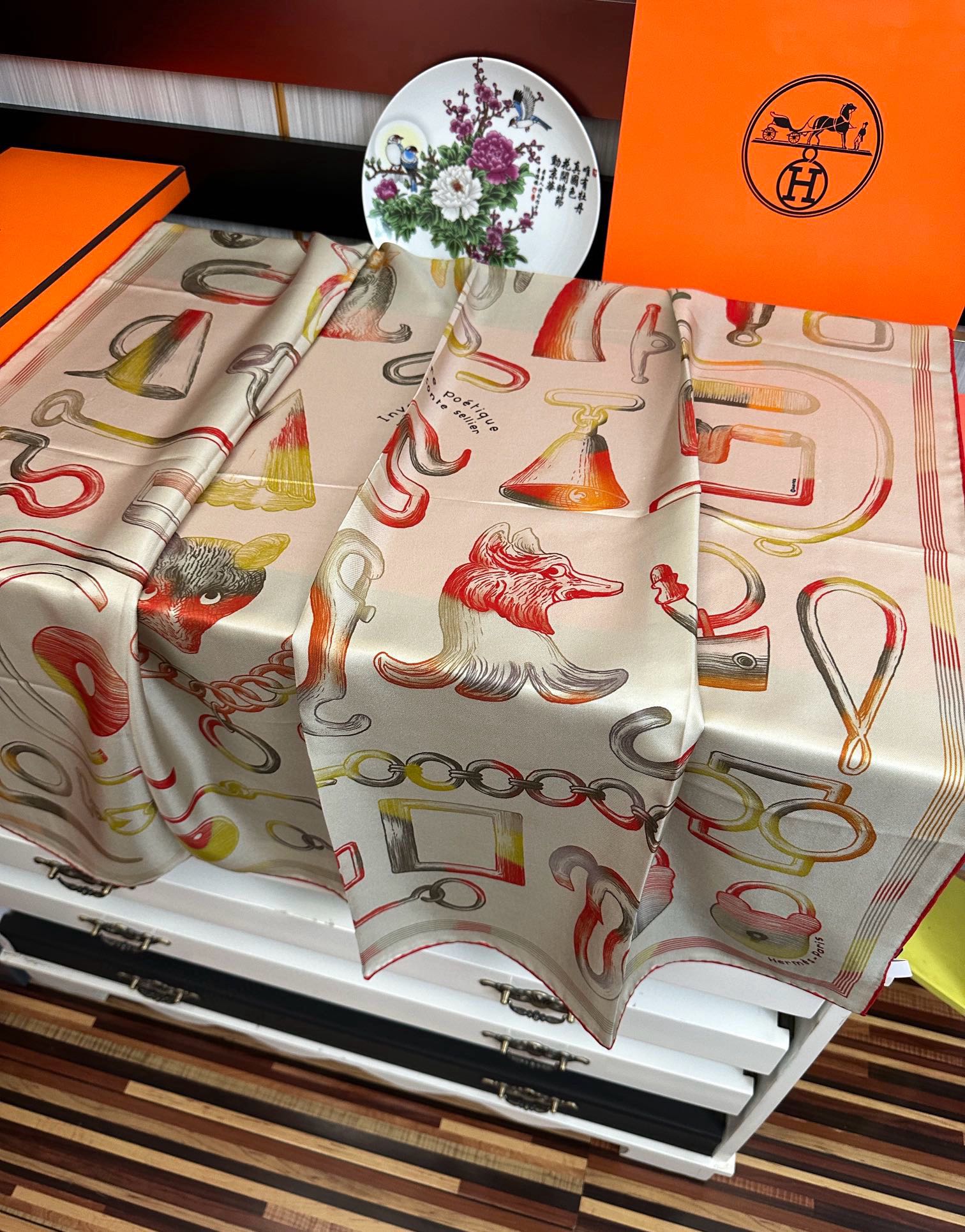 🔥高品质2025爱马仕最新款 官网同步 [太阳]精致卷边[嘴唇]太美了品质感很显好[得意]好搭到上瘾的丝