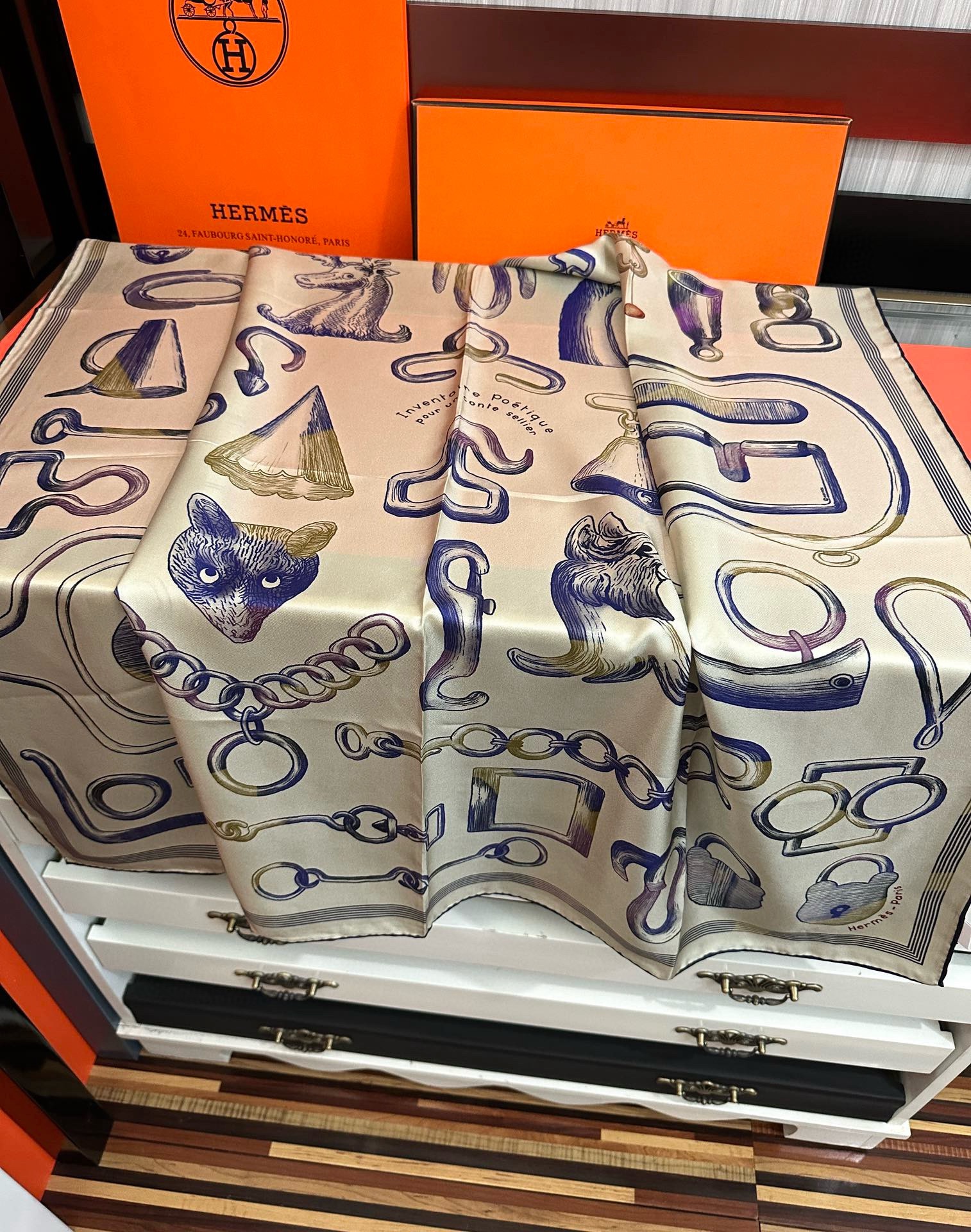 🔥高品质2025爱马仕最新款 官网同步 [太阳]精致卷边[嘴唇]太美了品质感很显好[得意]好搭到上瘾的丝