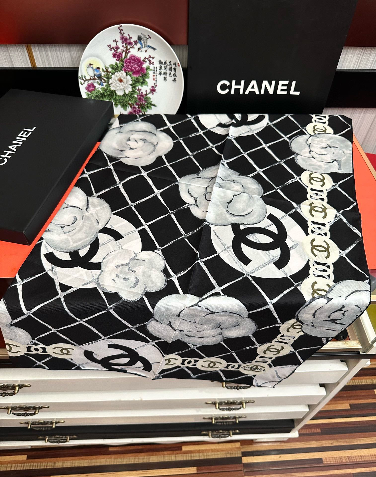 🔥2080高品质 香奈儿【山茶花系列】 精致款边 永远都是那么经典[發]『▪️落入安稳，经典宇宙情人』香