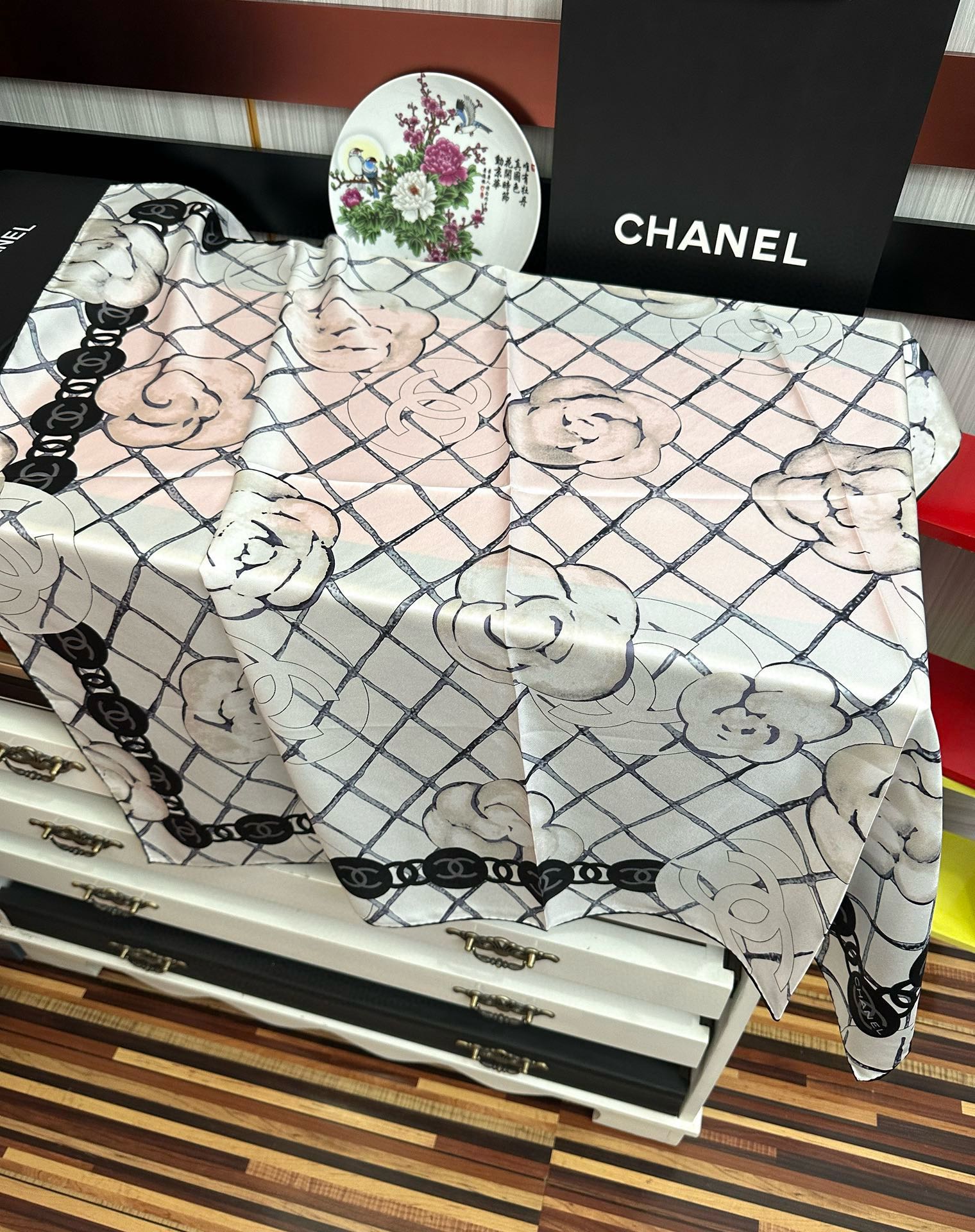 🔥2080高品质 香奈儿【山茶花系列】 精致款边 永远都是那么经典[發]『▪️落入安稳，经典宇宙情人』香