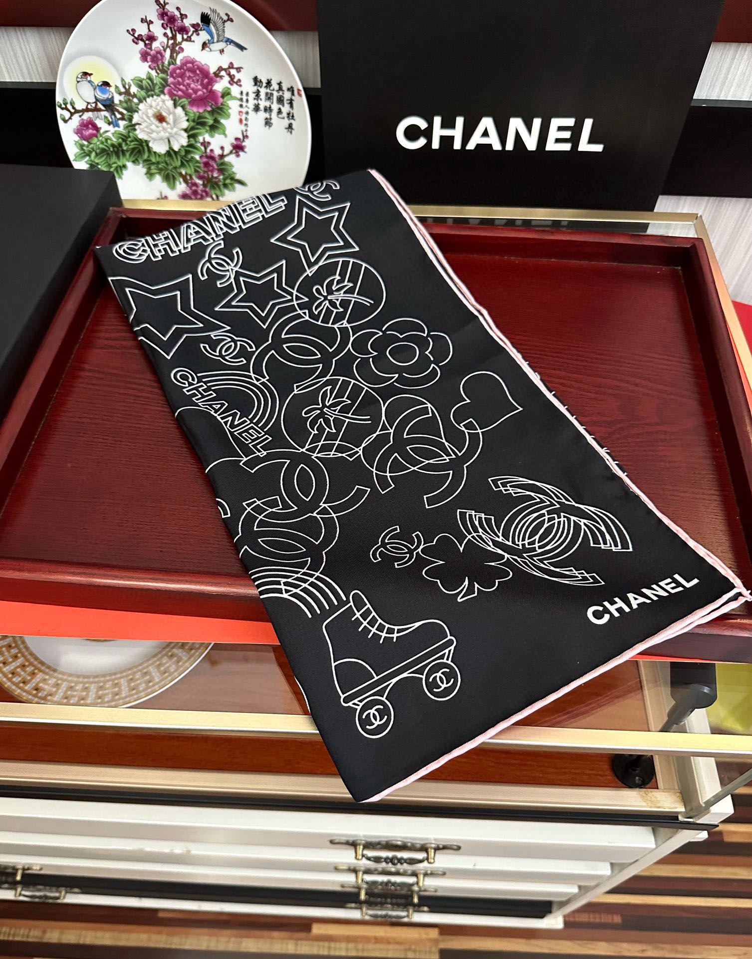 🔥香奈儿 专柜同步【双面同色】重磅推荐[色]真的超级爱的款式❤️Love,真情永在[得意]一条印有cha