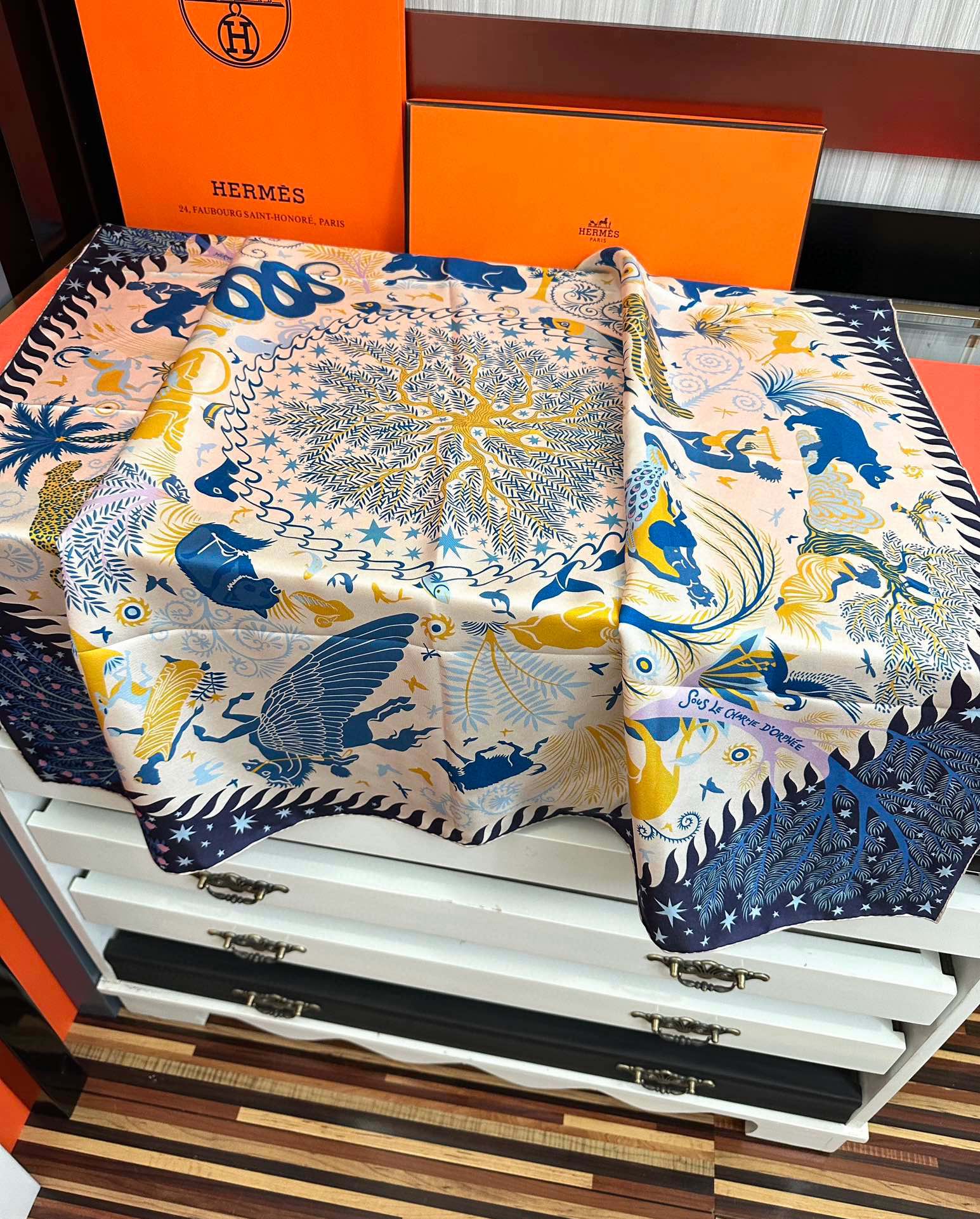 🔥高品质。H家2025新款【大自然动物图】大爱❤️女人尤物 货极少 四季都可以用‼️真心美的让人非常非常