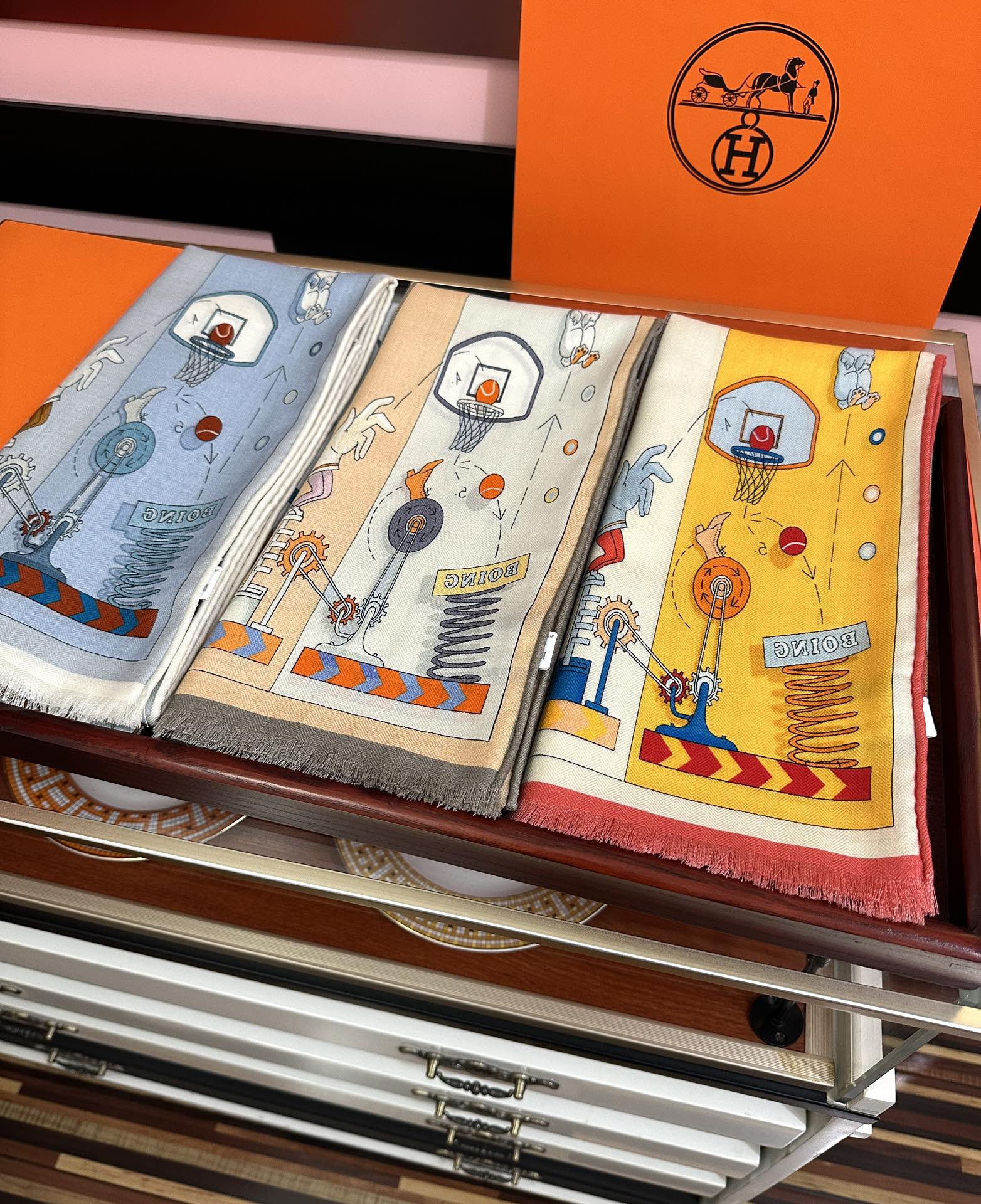 新款 爱马仕🔥【双面同色骏马】太美了[吃瓜][嘴唇]四季都可以用[勾引]真心美的让人非常非上身效果简直美