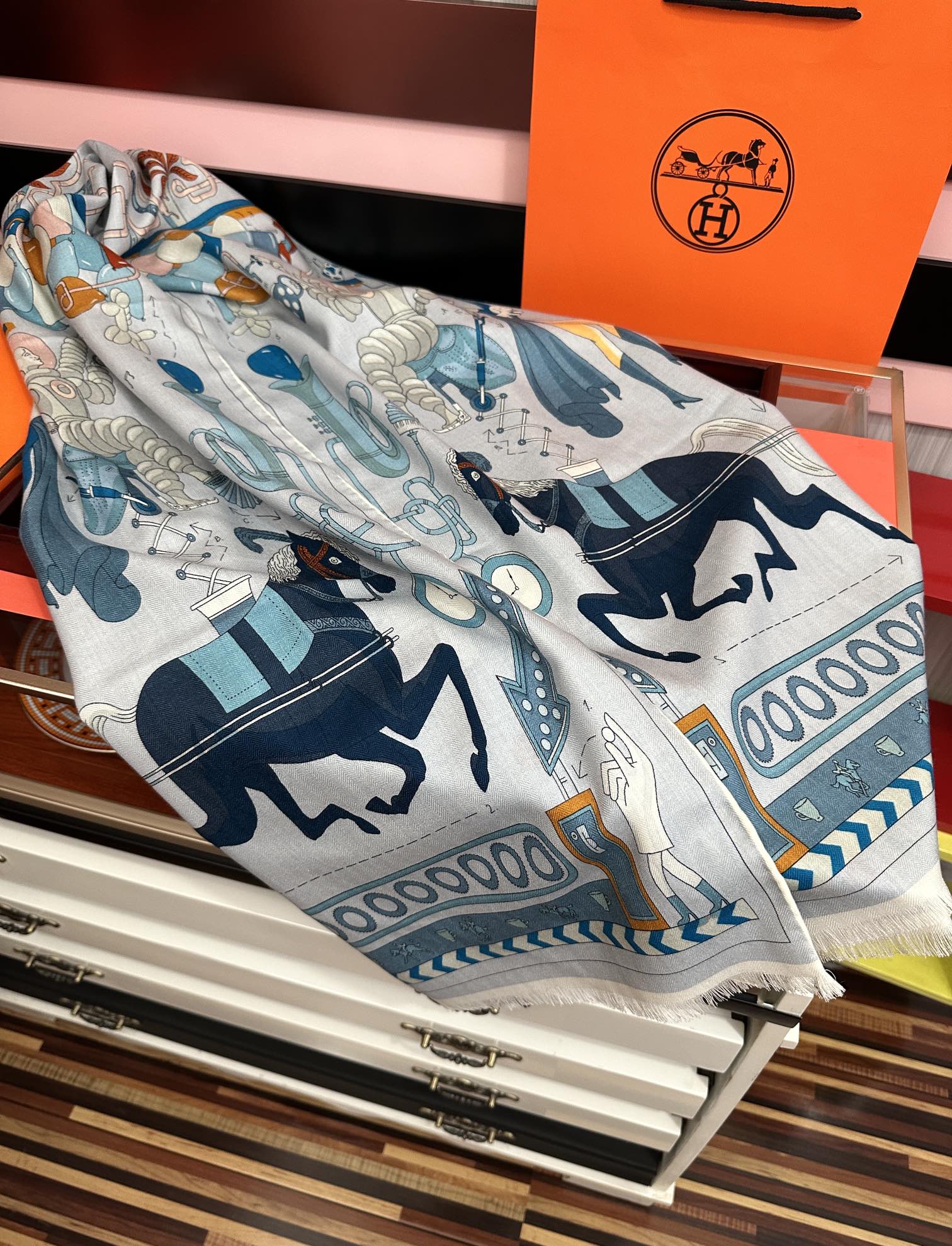 新款 爱马仕🔥【双面同色骏马】太美了[吃瓜][嘴唇]四季都可以用[勾引]真心美的让人非常非上身效果简直美