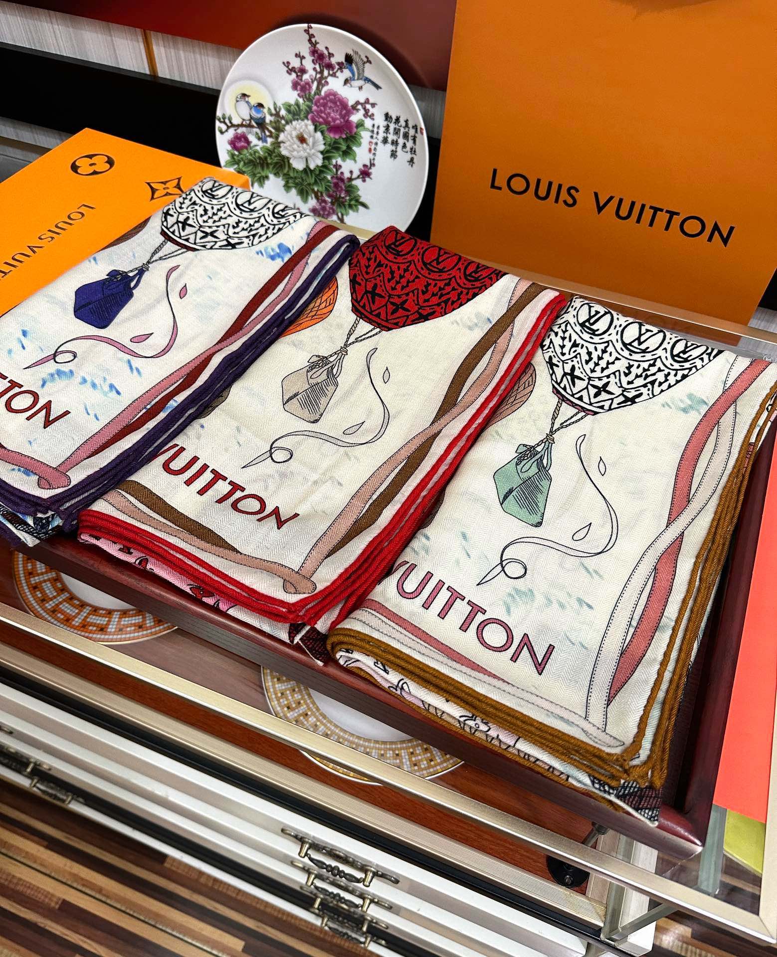 上新❤️LV 2025【双面同色热气球🎈】经典优雅[礼物]~气质到骨子里[色]新一季的面料超高级，真心超