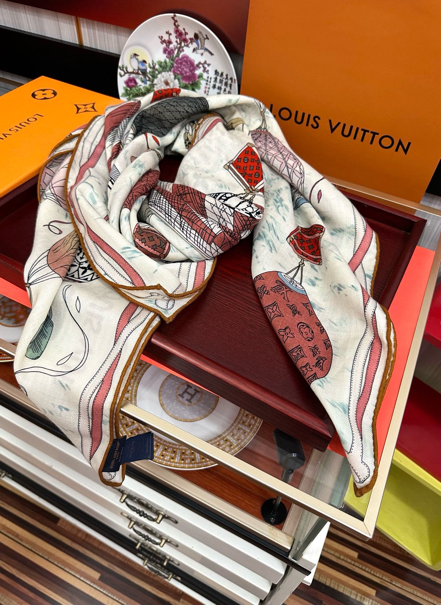 上新❤️LV 2025【双面同色热气球🎈】经典优雅[礼物]~气质到骨子里[色]新一季的面料超高级，真心超