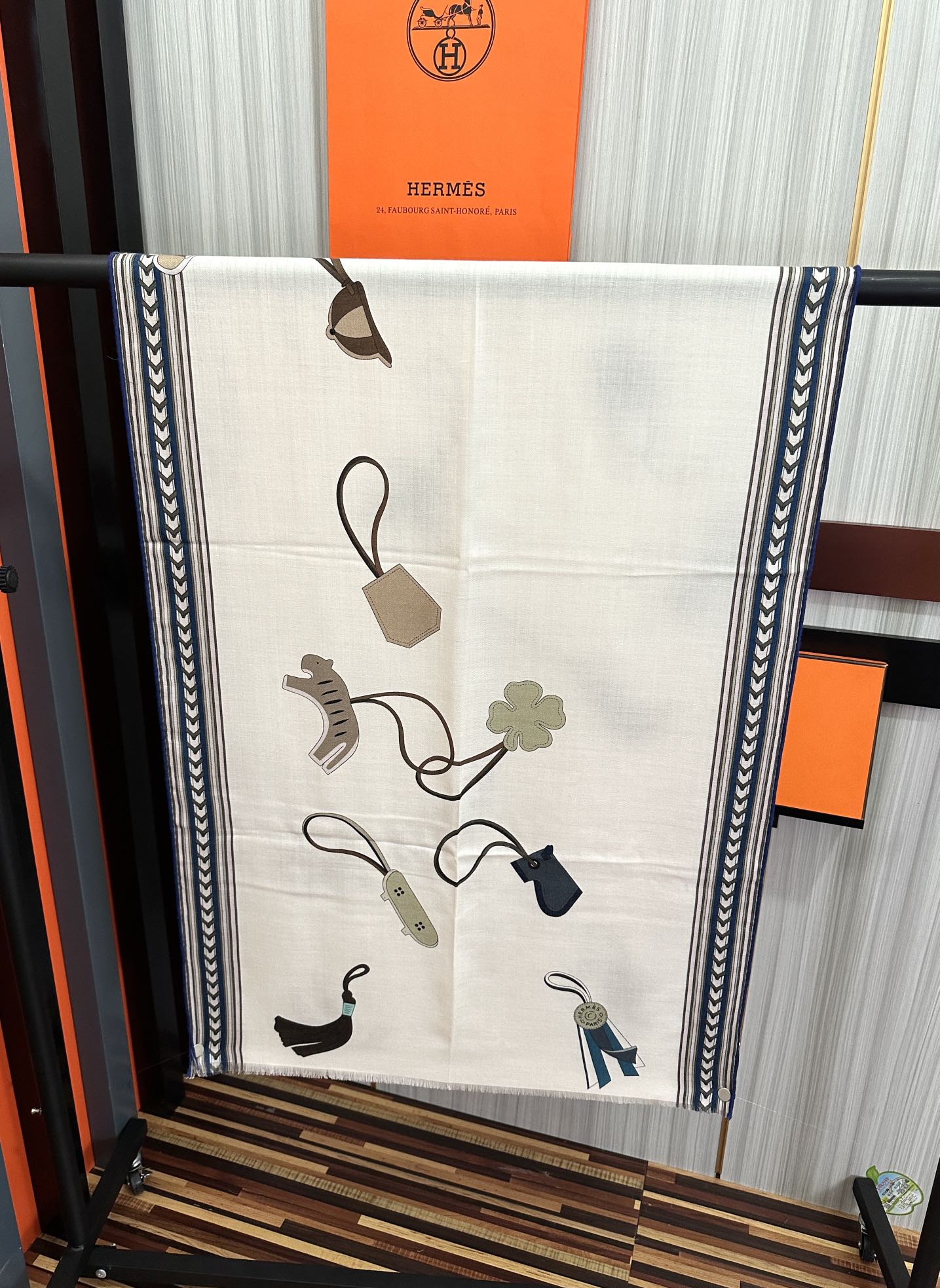 爆款[太阳]爱马士🔥2080 最新款双面同色印花[吃瓜]下手一定要快[嘴唇]四季都可以用[勾引]真心美的