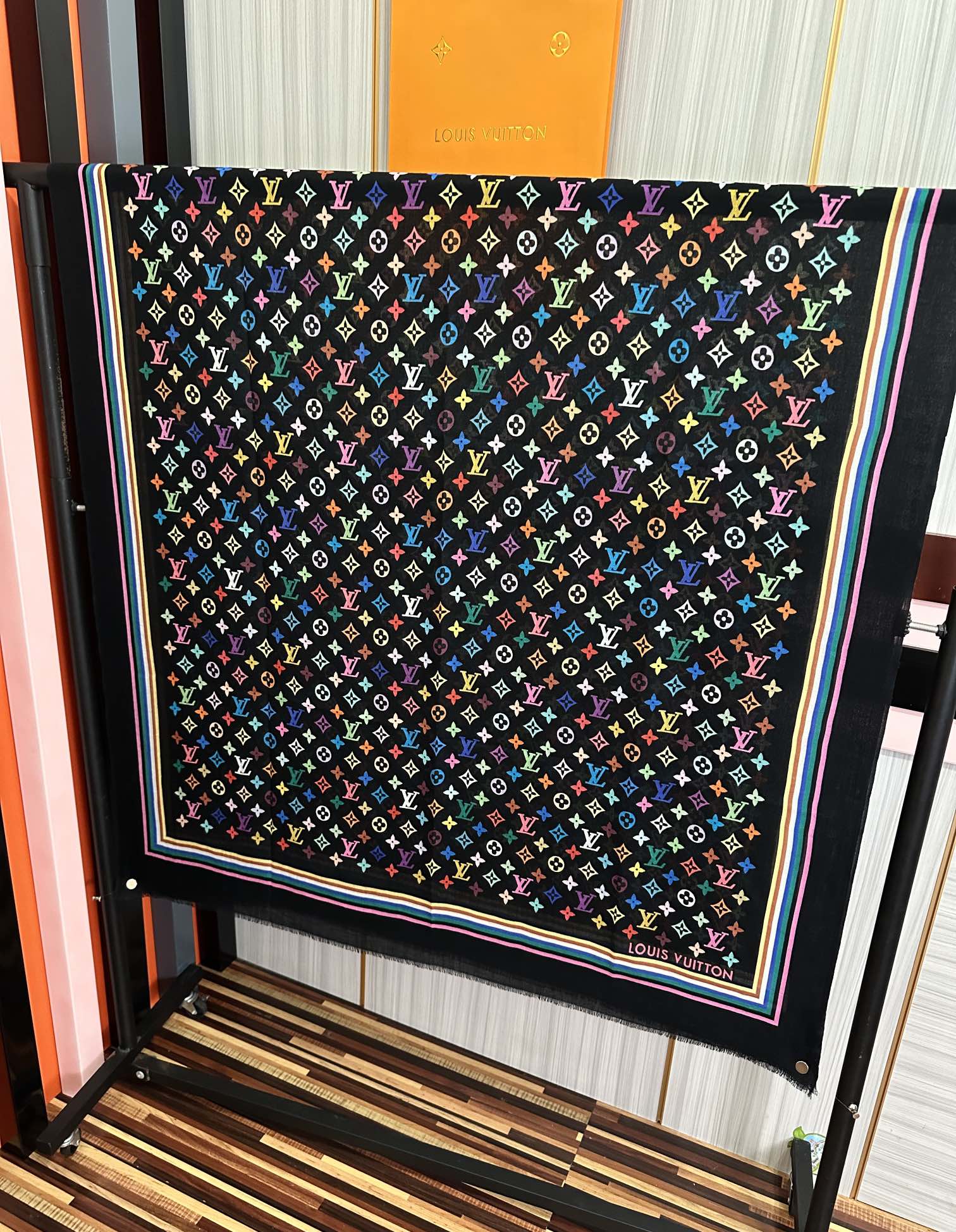 🔥上新 L 家 2025最新款[得意]真心赞👍【戒指绒长巾】😘💍实物真心美 🎀披肩配以印花💓💃🏻无论设计