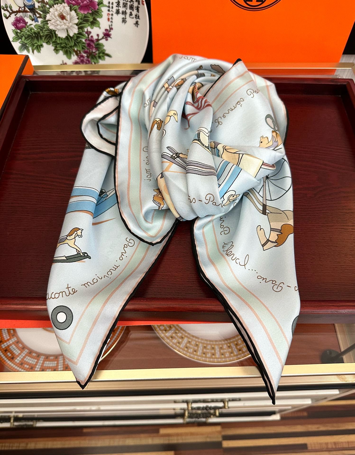 🔥高品质 爱马仕 【策马奔腾】官网同步 90方巾 创作渊源在比利时的圣吉尔区[嘴唇]建筑师维克多•霍塔 